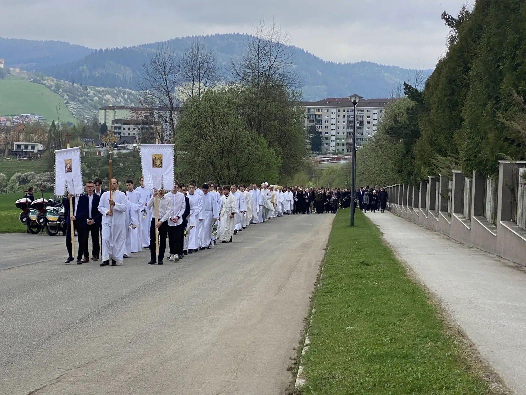 Pohreb troch obetí tragickej havárie pri Spišskej Kapitule v sobotu 6. 4. 2024.