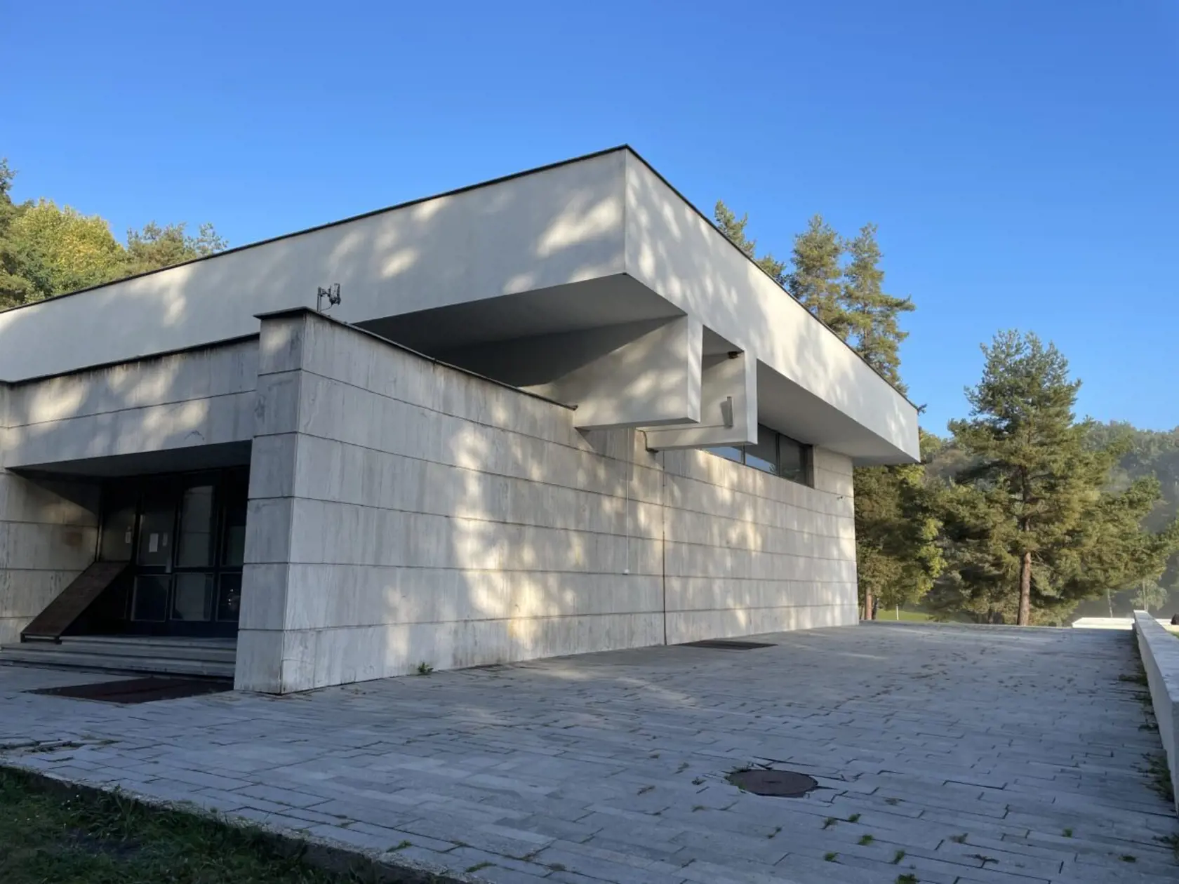 Po takmer piatich rokoch začali fungovať kremačné pece v Banskej Bystrici.