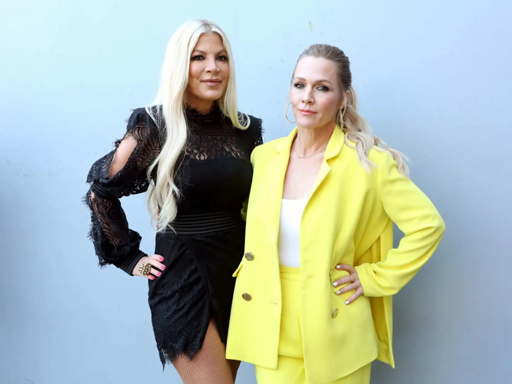 Opäť spolu v spoločnosti: Tori Spelling (vľavo) a Jennie Garth
