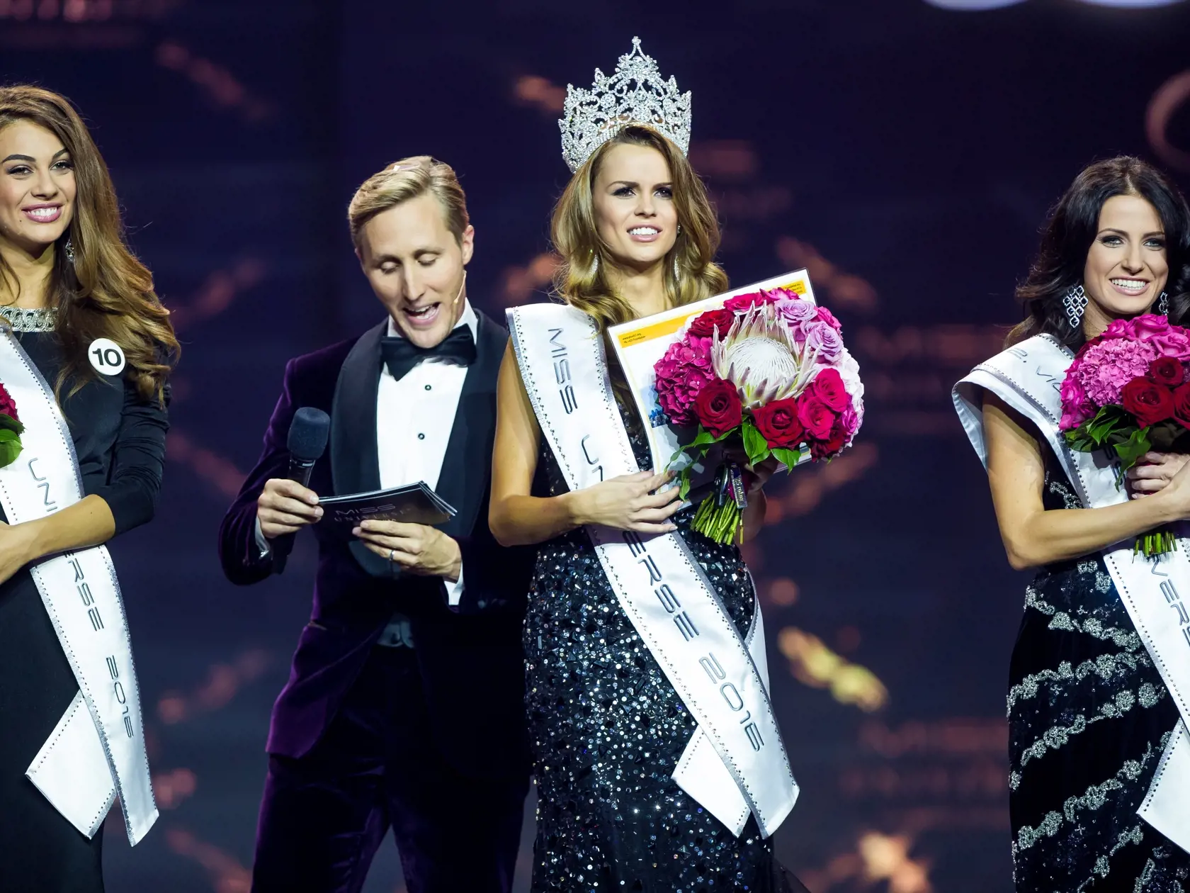 Šulová (vpravo) bola v roku 2016 druhou vicemiss na súťaži Miss Universe.
