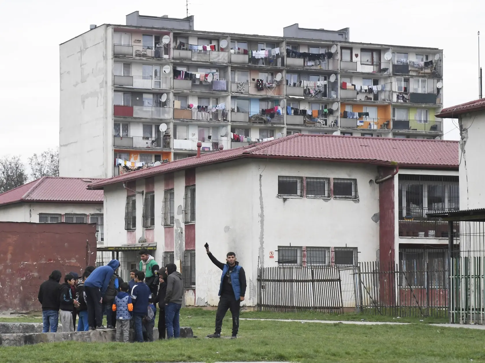 Aj na Luníku IX sa podľa jednej z obyvateľov dá viesť skromný, no normálny život.
