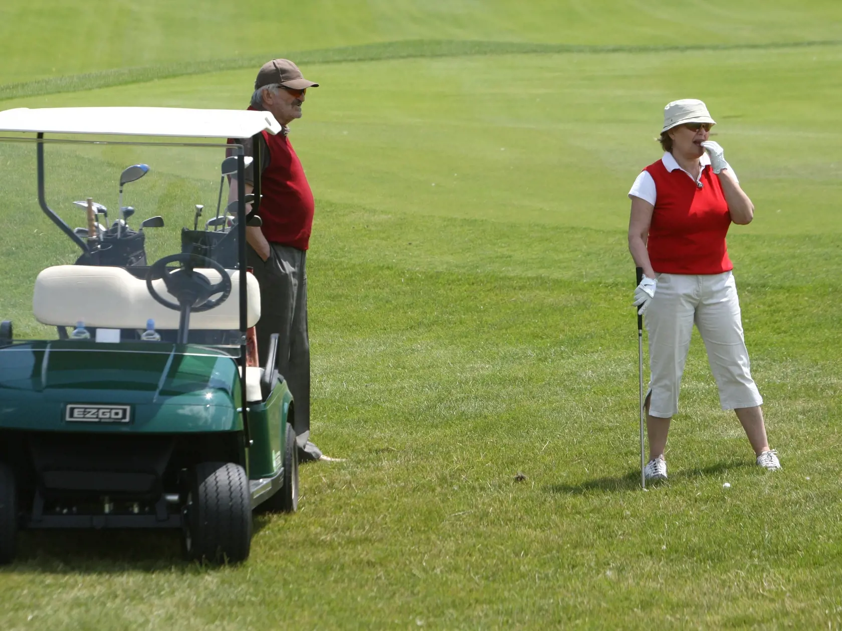Otvaráci golfový turnaj v Hrubej Borši za účastí hercov M. Vašáryovej, M. Lasicu, Petra Sklára, D. Ondrejkovej a ďaľších