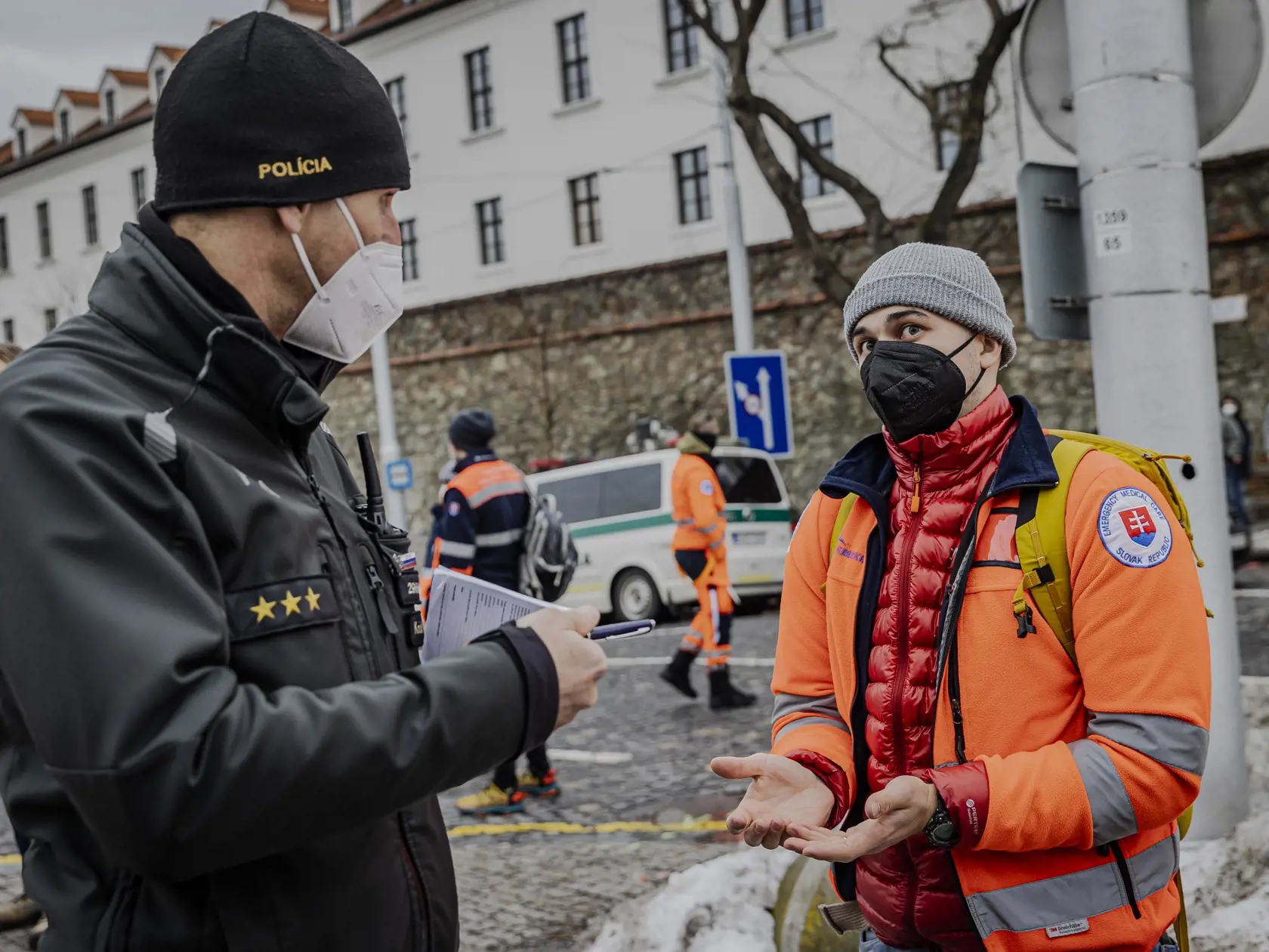 Slovenská komora sestier a pôrodných asistentiek (SKSaPa) sa sťažuje na chaos pri vyplácaní finančného príspevku vo výške 350 eur.