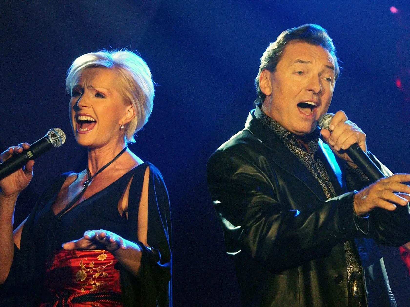 Spevák Karel Gott a speváčka Helena Vondráčková