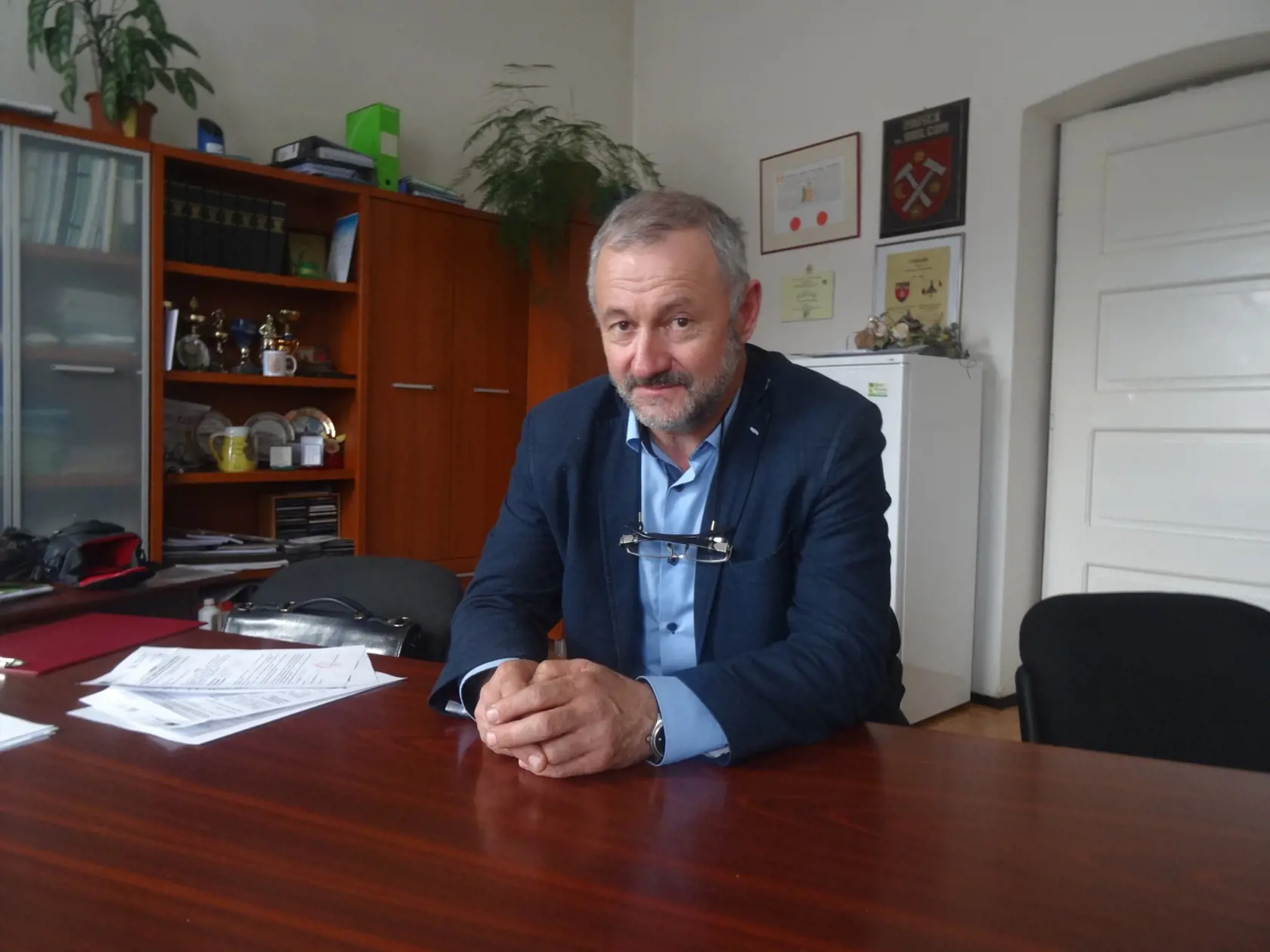 Starosta Mníška nad Hnilcom Ľudovít Kujnisch, hodnotí rodinu ako veľmi slušnú To, čo chcel Alex spraviť ho nepríjemne prekvapilo.