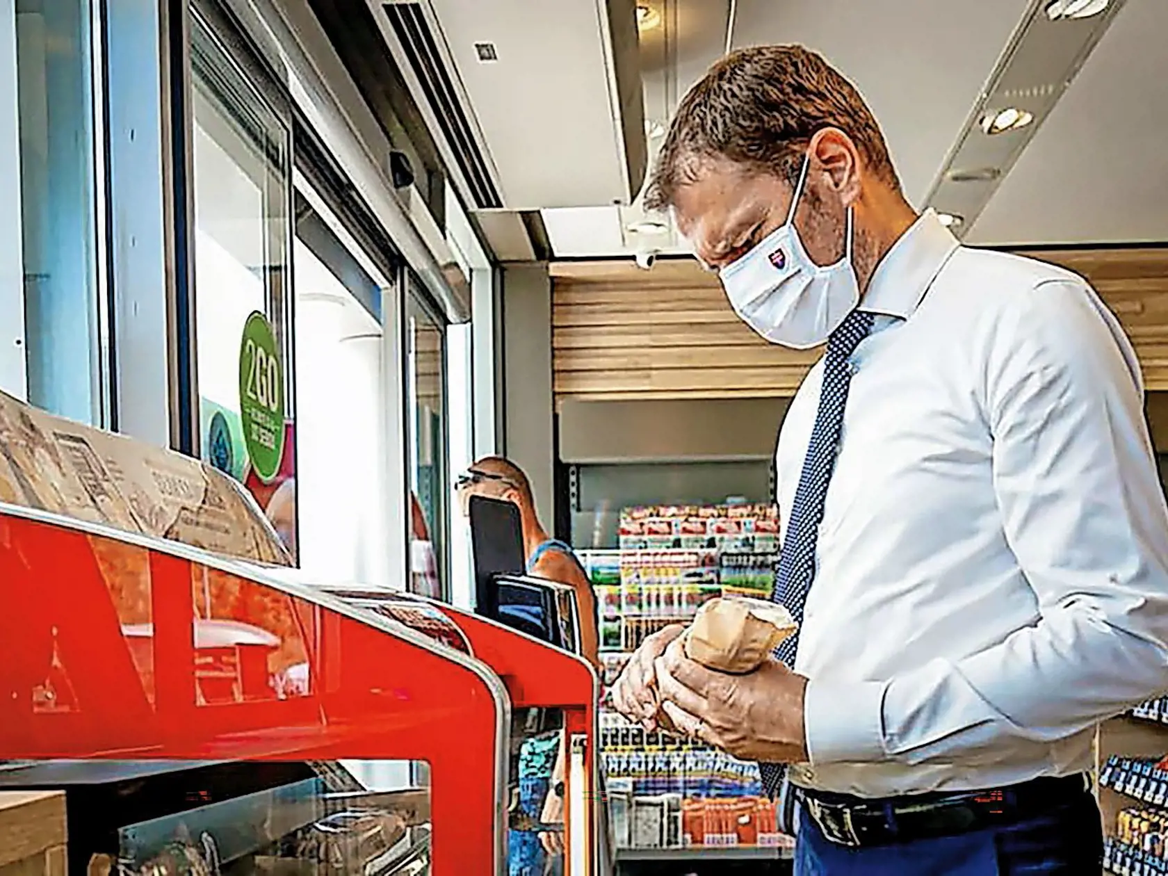 Igor Matovič na čerpacej statnici.