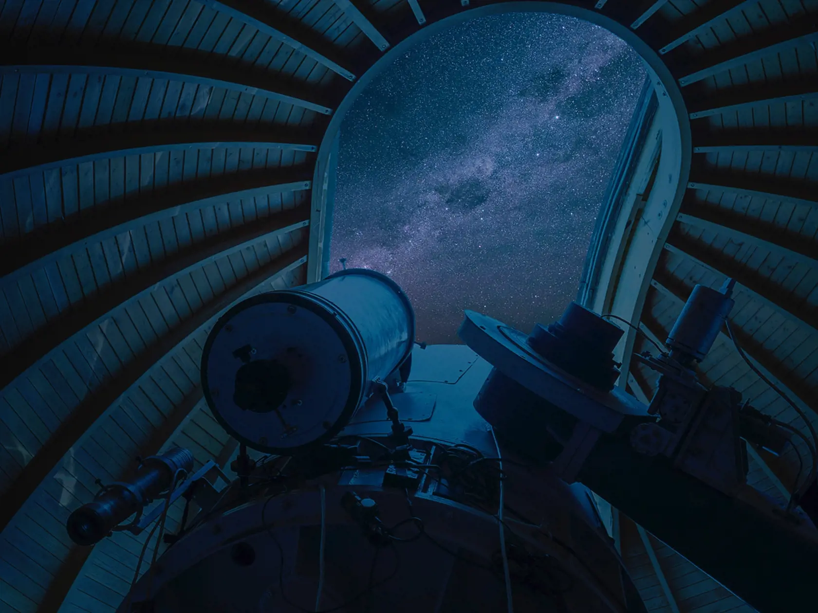 Najtmavšie miesto na Slovensku 
Observatórium v Kolonici je v Parku tmavej oblohy Poloniny, ktorý bol založený s cieľom informovať laickú a odbornú verejnosť o výnimočne zachovanom nočnom prostredí na tomto území.
