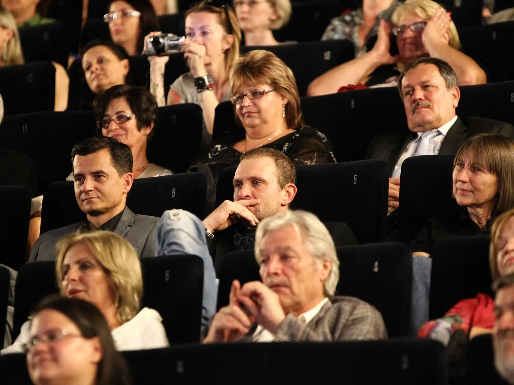 Premiéra českého filmu V tieni v réžii Davida Ondříčka. Film bojoval o Oscara.