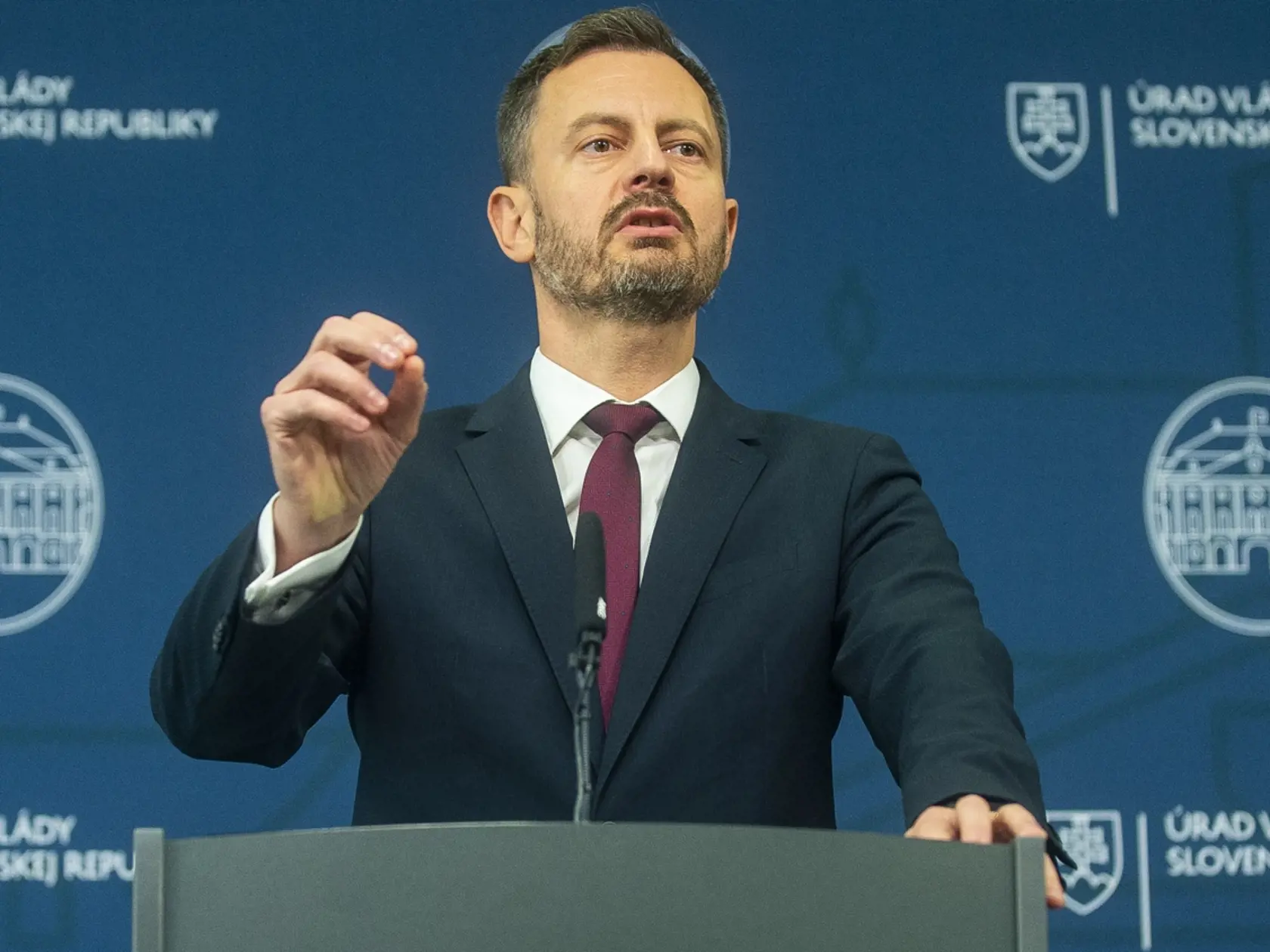Na snímke predseda vlády SR Eduard Heger (OĽANO) počas tlačovej konferencie k európskemu riešeniu energetickej krízy 30. septembra 2022 v Bratislave.