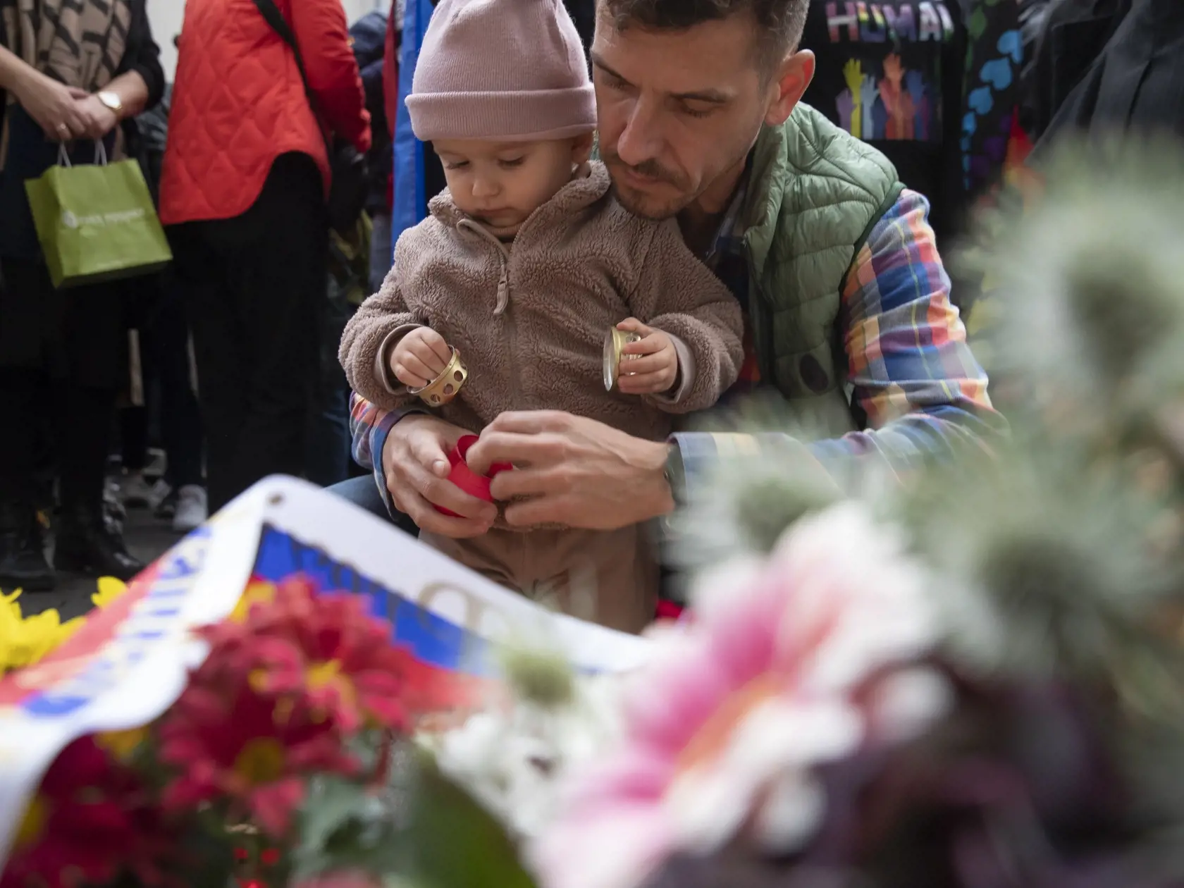 Spomienkový pochod za Matúša a Juraja, členov LGBT komunity, ktorých zastrelil radikalizovaný útočník v podniku Tepláreň na Zámockej ulici v Bratislave.