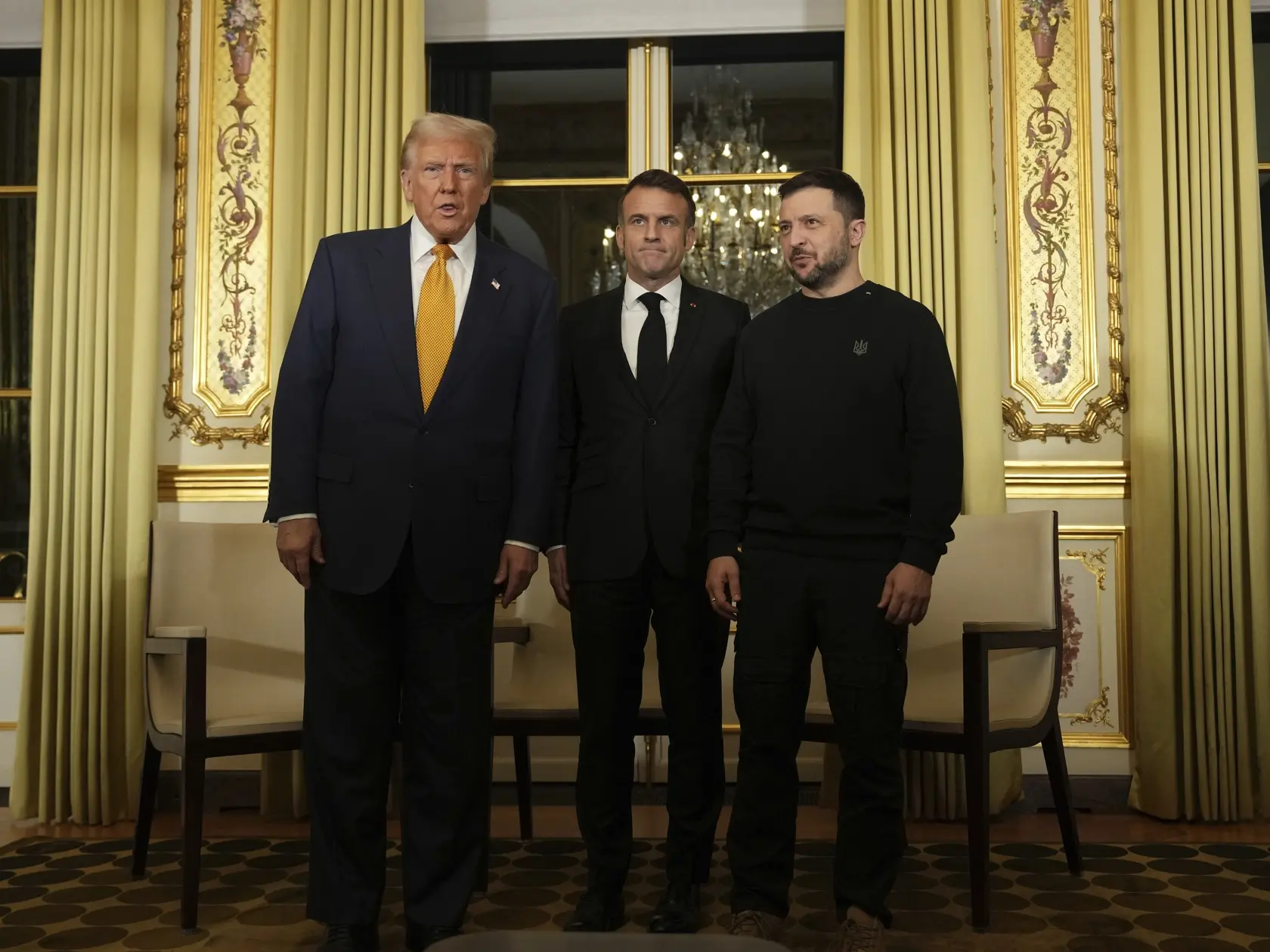 Ukrajinská vláda si najala právnickú firmu Hogan Lovells ako externého poradcu pre dohodu o nerastoch, uviedol zdroj. Zelenskyj v stredu zdôraznil, že dohoda by mala byť výhodná pre obe krajiny a že by sa mohla zostaviť tak, aby pomohla modernizovať Ukrajinu.