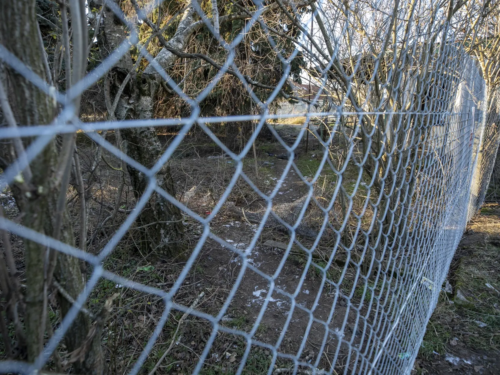 Na snímke MILOSLAVOV – areál bývaleho družstva. Kauza detskej šikany v Miloslavove, keď tínedžeri zbili a opili len 11-ročné dievča.