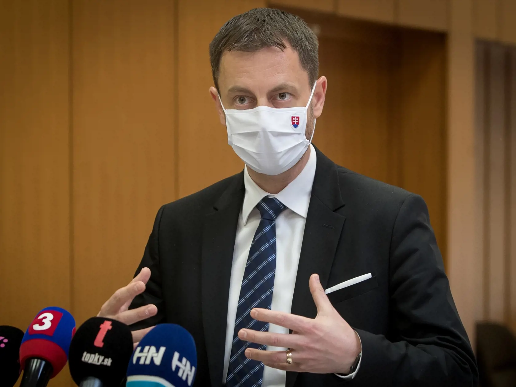Minister financií Eduard Heger je podľa speváka a komunálneho politika Mariána Greksu taktiež náboženským fanatikom.