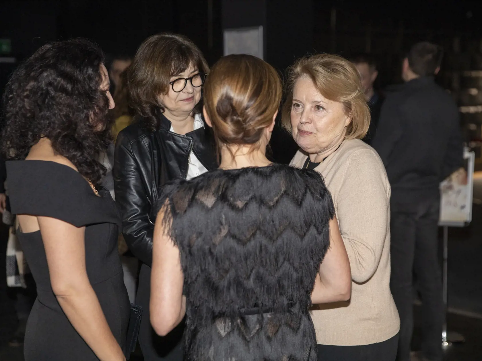 Na snímke je premiéra filmu Slúžka na motívy knihy Hany Lasicovej.
Magda Vašáryová a Lucia Žitňanská.