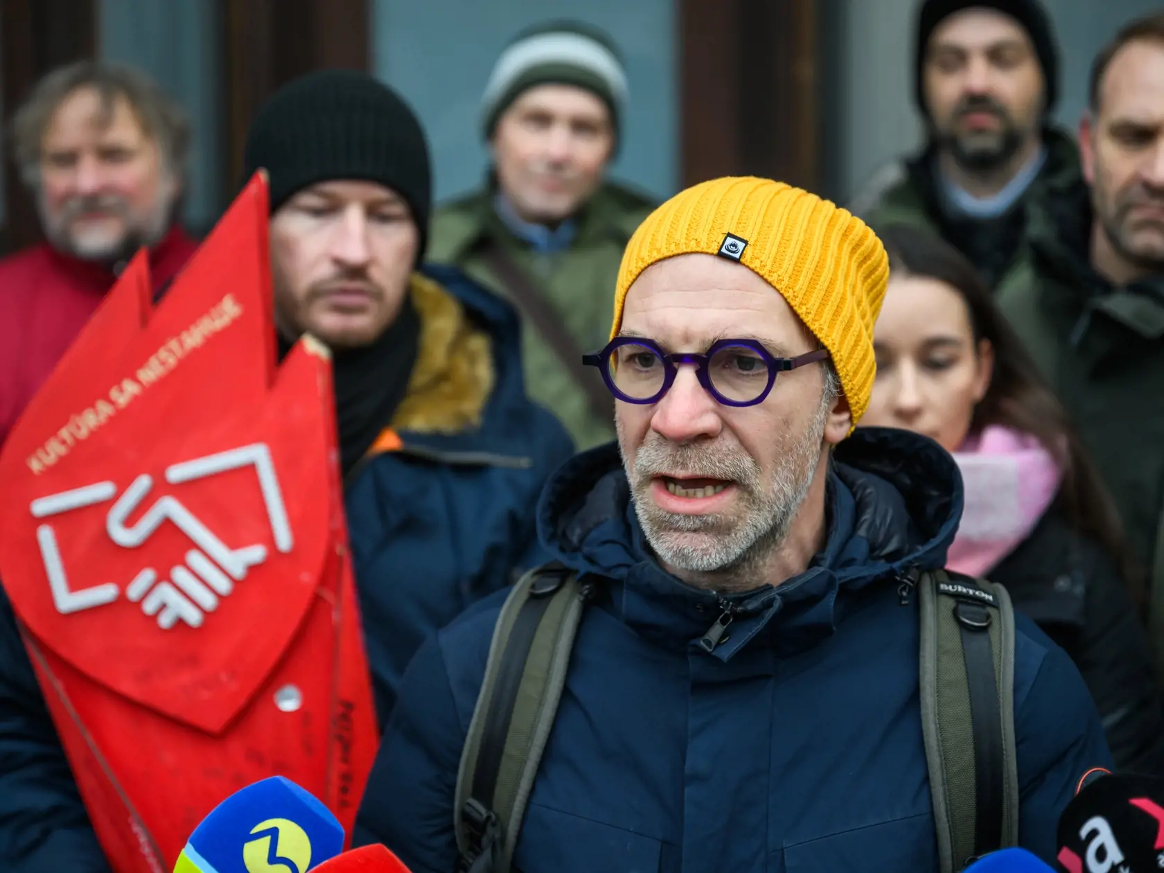 Na snímke herec Ondrej Kovaľ počas tlačovej konferencie členov Činohry SND v rámci Slovenskej kultúrnej pochodne v Bratislave 12. decembra 2024.