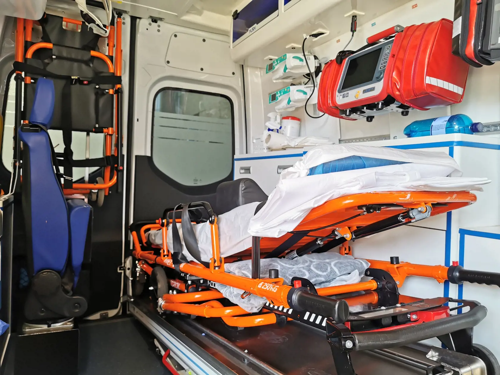 Záchranárom sa podarilo Romana (57) oživiť a na umelej pľúcnej ventilácii ho transportovali do nemocnice v Žiline.
