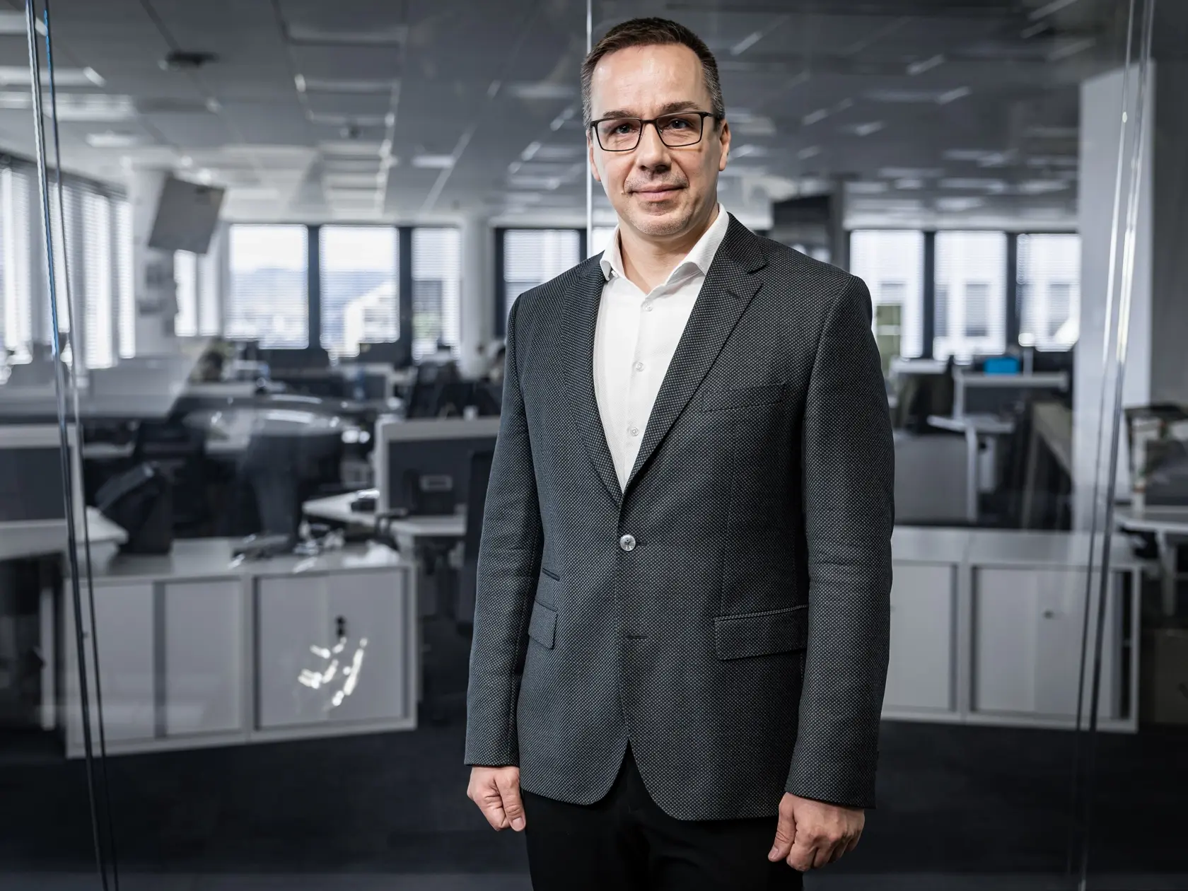 Diskusná relácia "Karty na stôl", ktorej hosťom bol Erik Tomáš.