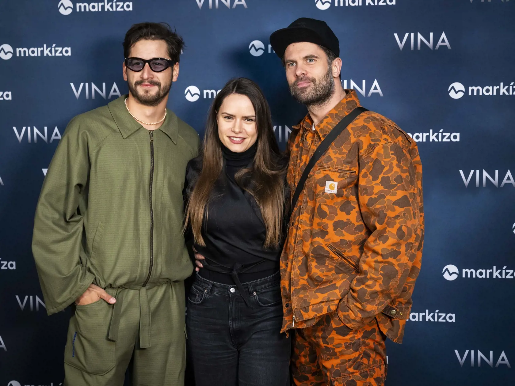 Na snímke zľava herci Jakub Jablonský, Kristína Kanátová a Ján Dobrík pózujú pred novinárskou projekciou nového seriálu televízie Markíza s názvom Vina v Bratislave v stredu 12. februára 2025. FOTO TASR - Jakub Kotian 