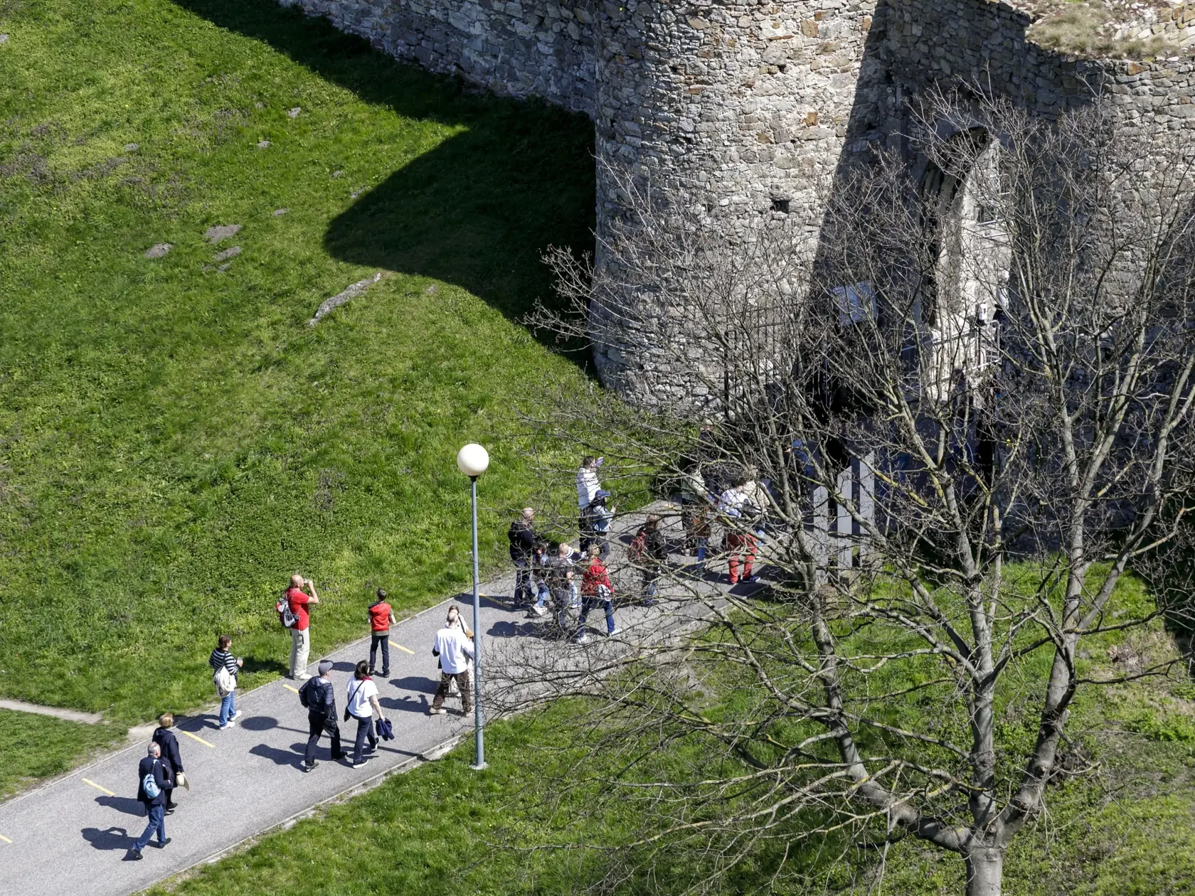 Obmedzený pohyb ľudí počas pandémie dáva iba málo možností ako nezostať zatvorený v byte. Pobyt v prírode sa stal na dlhé mesiace najvyužívanejším spestrením života pre mnohé rodiny.