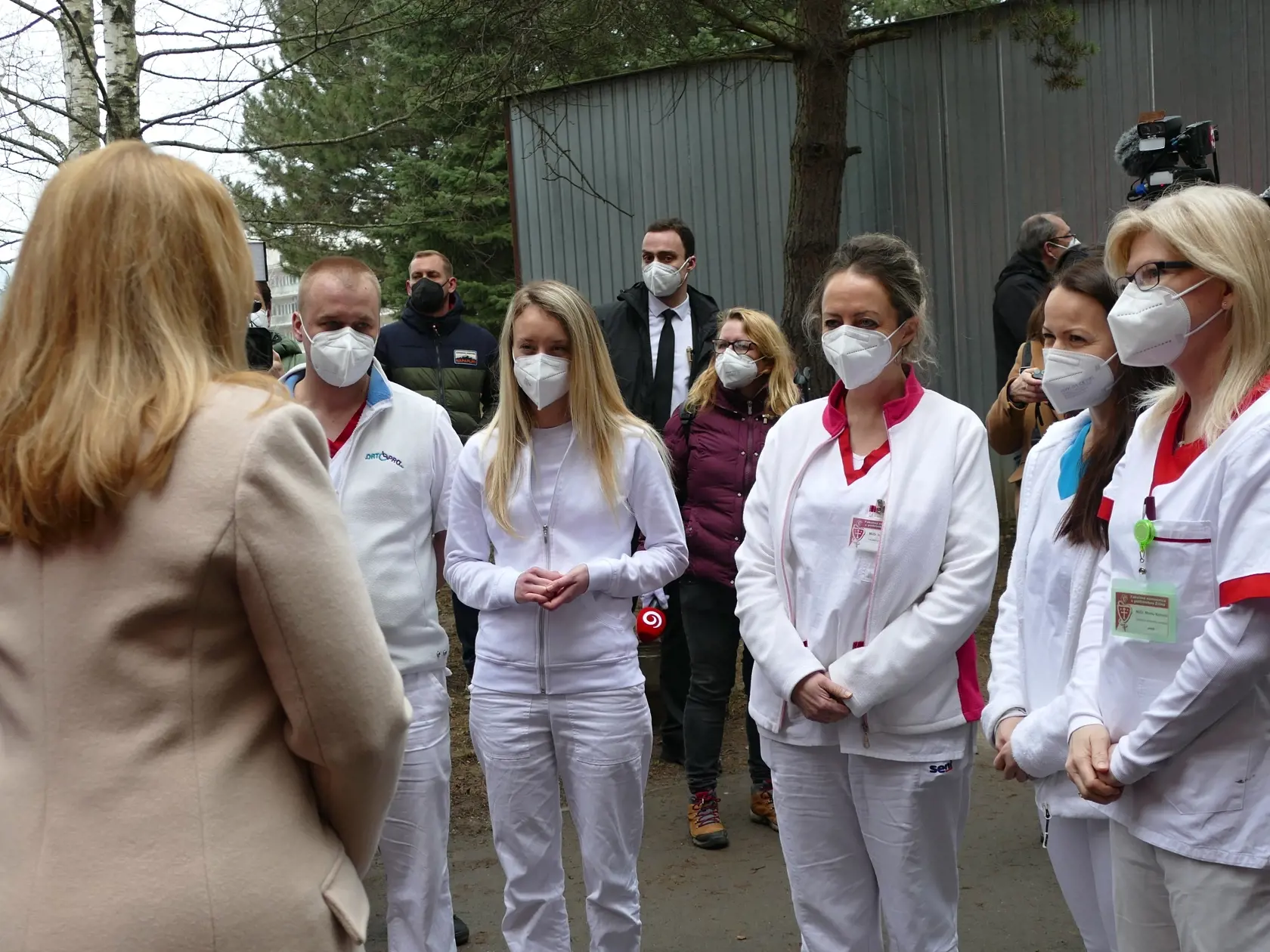 Na snímke vľavo prezidentka SR Zuzana Čaputová počas návštevy vo Fakulnej nemocnici s poliklinikou 24. marca 2021 v Žiline.