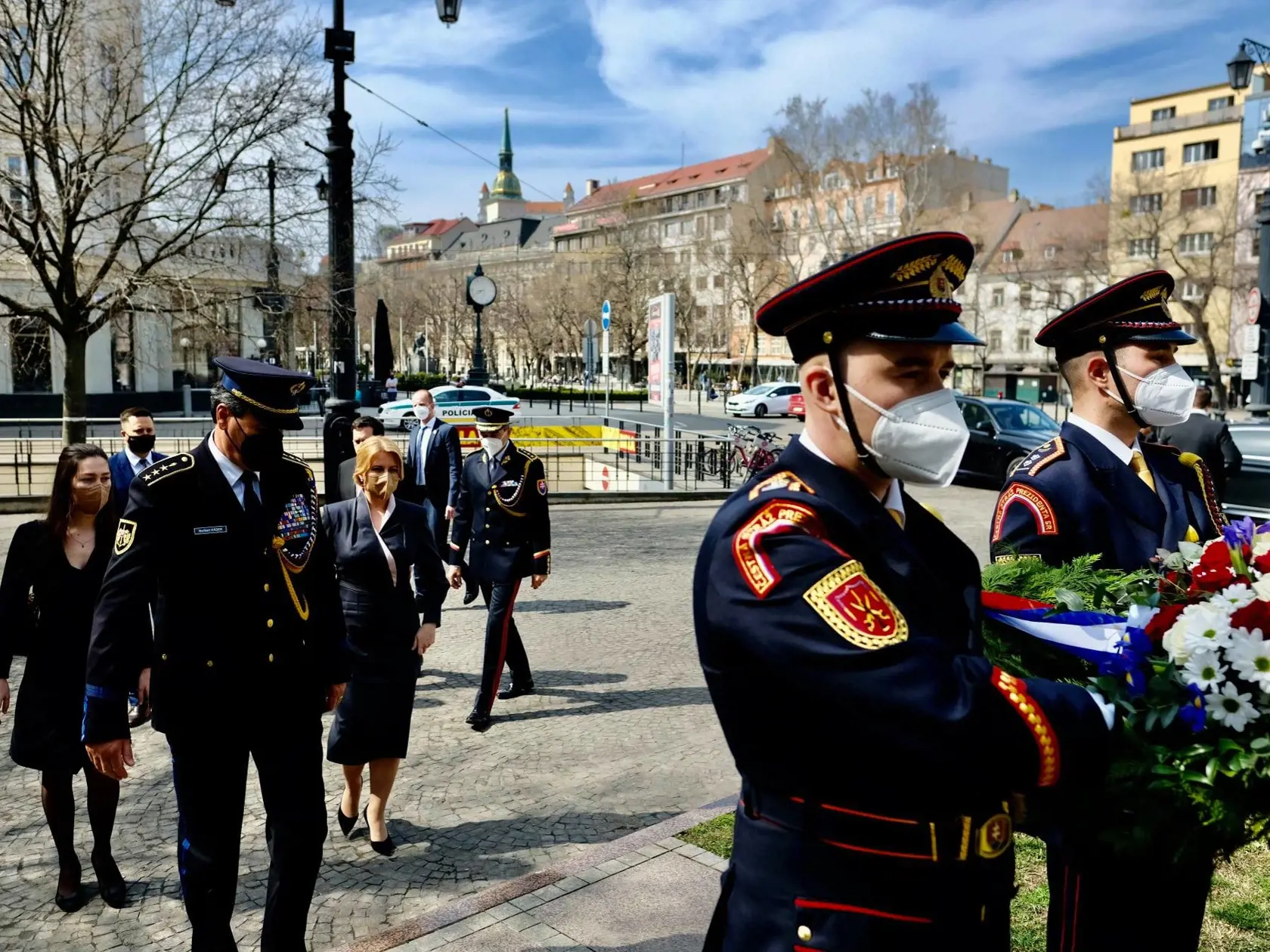 Prezidentka si 76. výročie oslobodenia Bratislavy pripomenula v Starom meste s primátorom hlavného mesta Matúšom Vallom.
