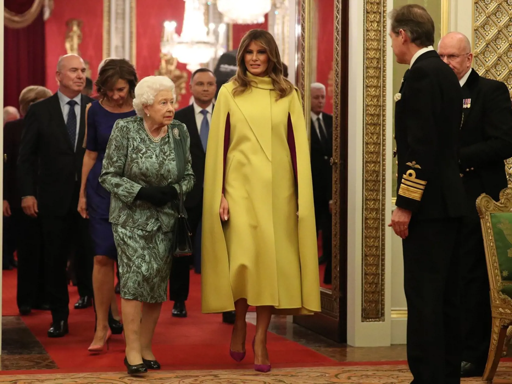 Summit NATO: Melania Trump a kráľovná Alžbeta.