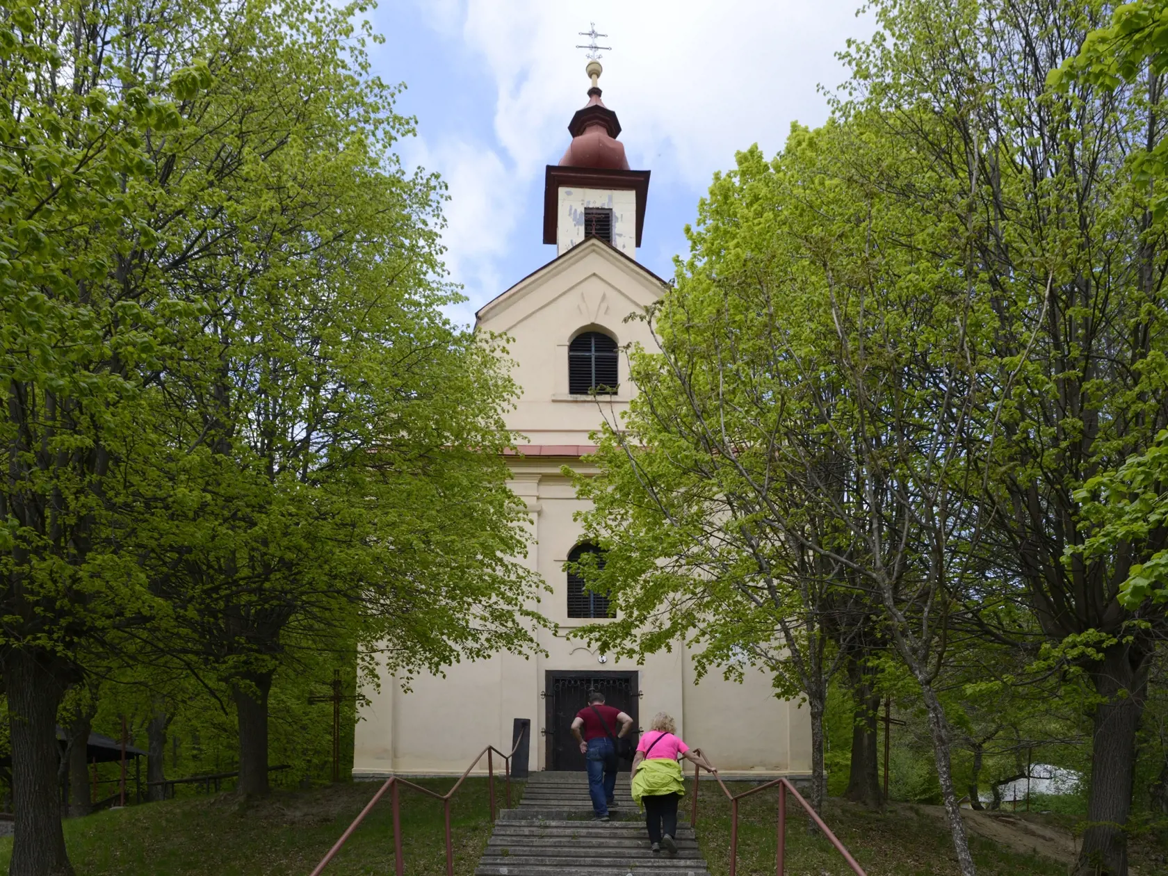 Pútnické miesto s kostolom sv. Anny sa nachádza cca 3 km nad obcou Rudník na Kobylej hore pri Košiciach. Už v 17. storočí na mieste kostola stála drevená kaplnka. Súčasný murovaný kostol bol postavený v roku 1750. V júli na Annu, prípadne počas blízkych víkendových dní, sa tu zvykne konať púť s odpustovou slávnosťou sv. Anny a sv. Joachima. Púte sa tu konali už začiatkom 18. storočia. Na tomto mieste sa v minulosti zastavovali baníci z Rudníka a obce Poproč počas cesty do práce v baniach obce Zl