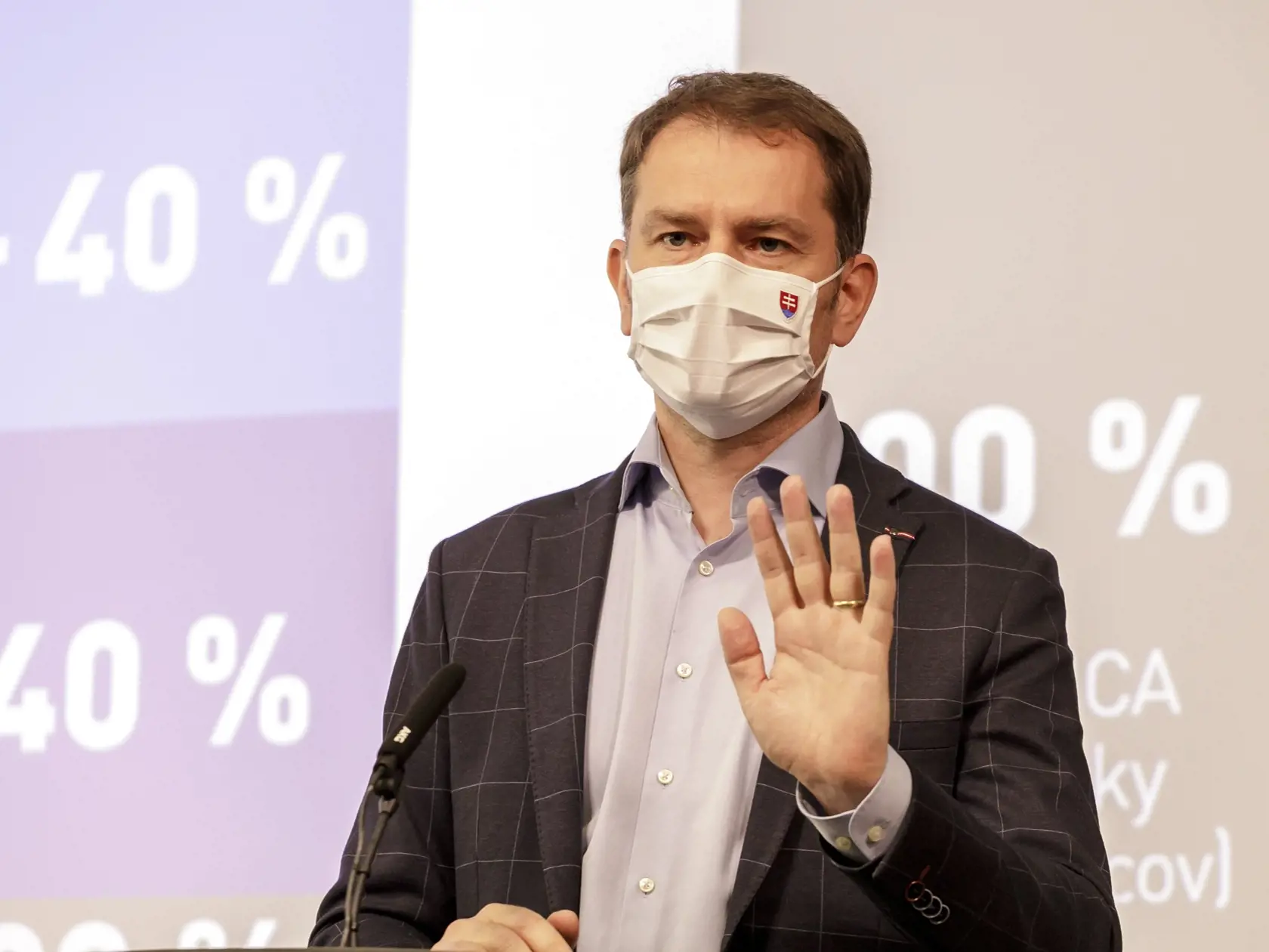 Na snímke je predseda vlády SR Igor Matovič počas tlačovej konferencie.