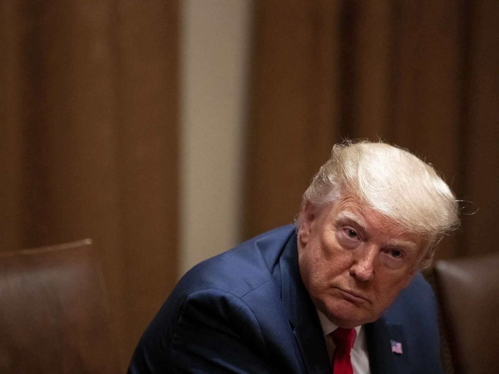 EBE 3 Washington - Na snímke americký prezident Donald Trump počas diskusie za okrúhlym stolom s afroamerickými podporovateľmi v kabinete Bieleho domu, stredu 10. júna 2020 vo Washingtone.
Trump v stredu oznámil, že sa rozhodol obnoviť svoje predvolebné mítingy, ktoré boli pozastavené pre pandémiu koronavírusu. Prvé takéto zhromaždenie usporiada už na budúci piatok v meste Tulsa v americkom štáte Oklahoma. Nasledovať budú mítingy v amerických štátoch Florida, Arizona a Severná Karolína. FOTO TAS