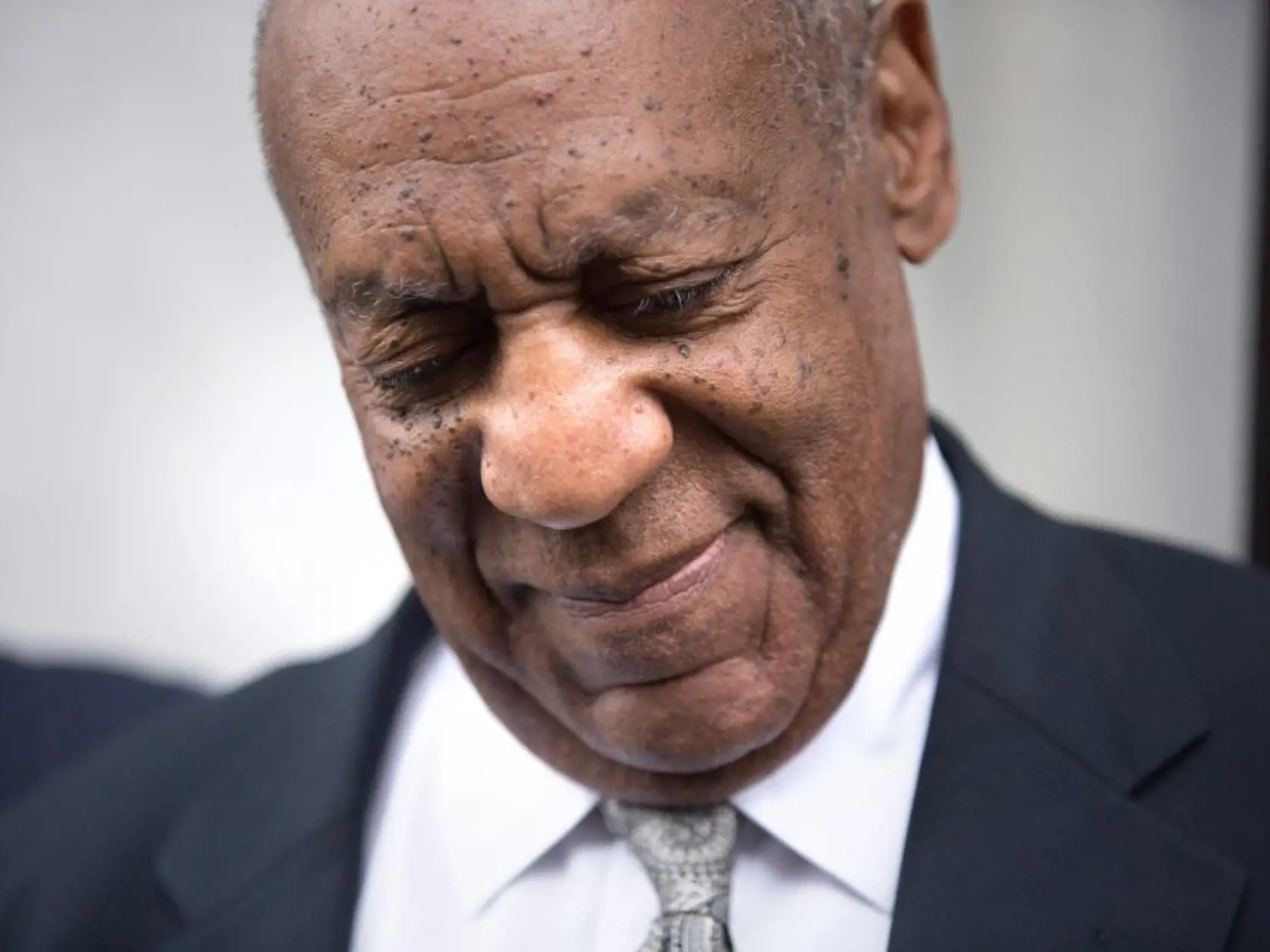 NORRISTOWN, PA - JUNE 17: Actor and comedian Bill Cosby leaves the Montgomery County Courthouse on June 17, 2017 in Norristown, Pennsylvania. After 52 hours of deliberation, a mistrial was announced in Cosby's sexual assault trial. (Photo by Kevin Hagen/Getty Images)