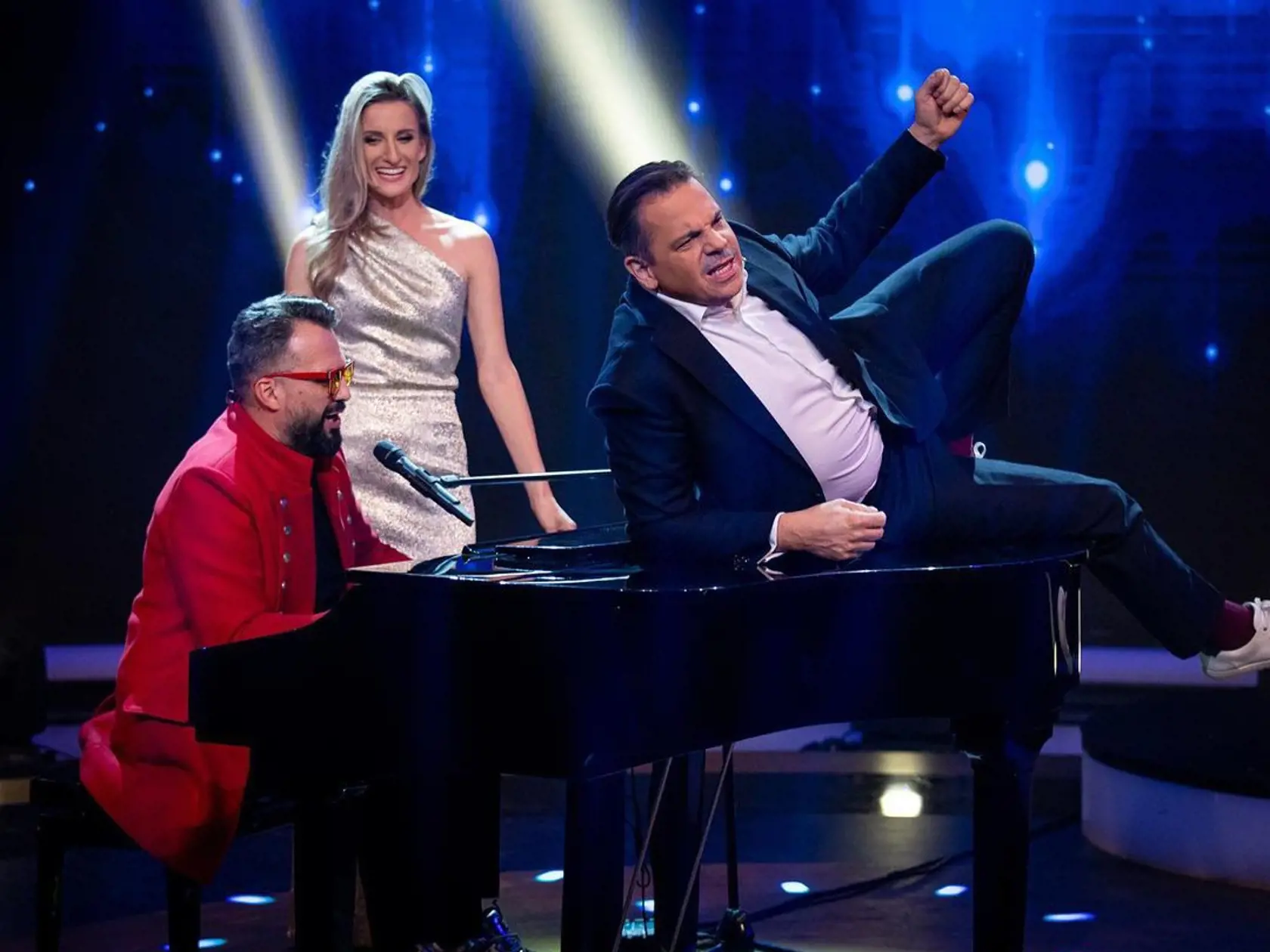 Dano Dangl sa na Silvestra váľal po klavíri v Chart Show.