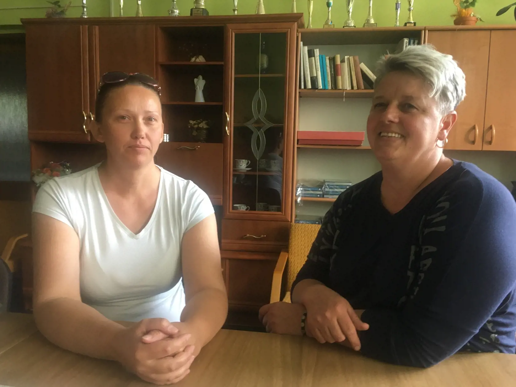 Poslankyne Slávka Palušová (49) a Anna Kotuľáková (38) sú znechutené konaním obyvateľa obce.