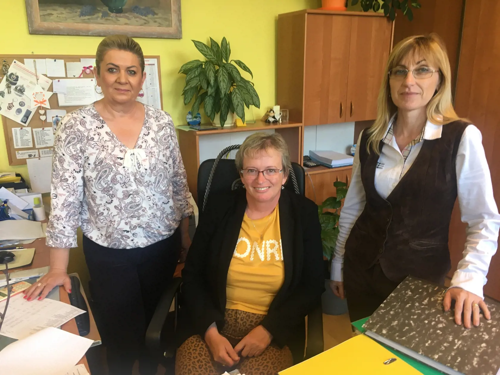 Starostka obce Mária Telepunová so svojimi úradníčkami Annou Mikčovou a Anna Bohaničovou.