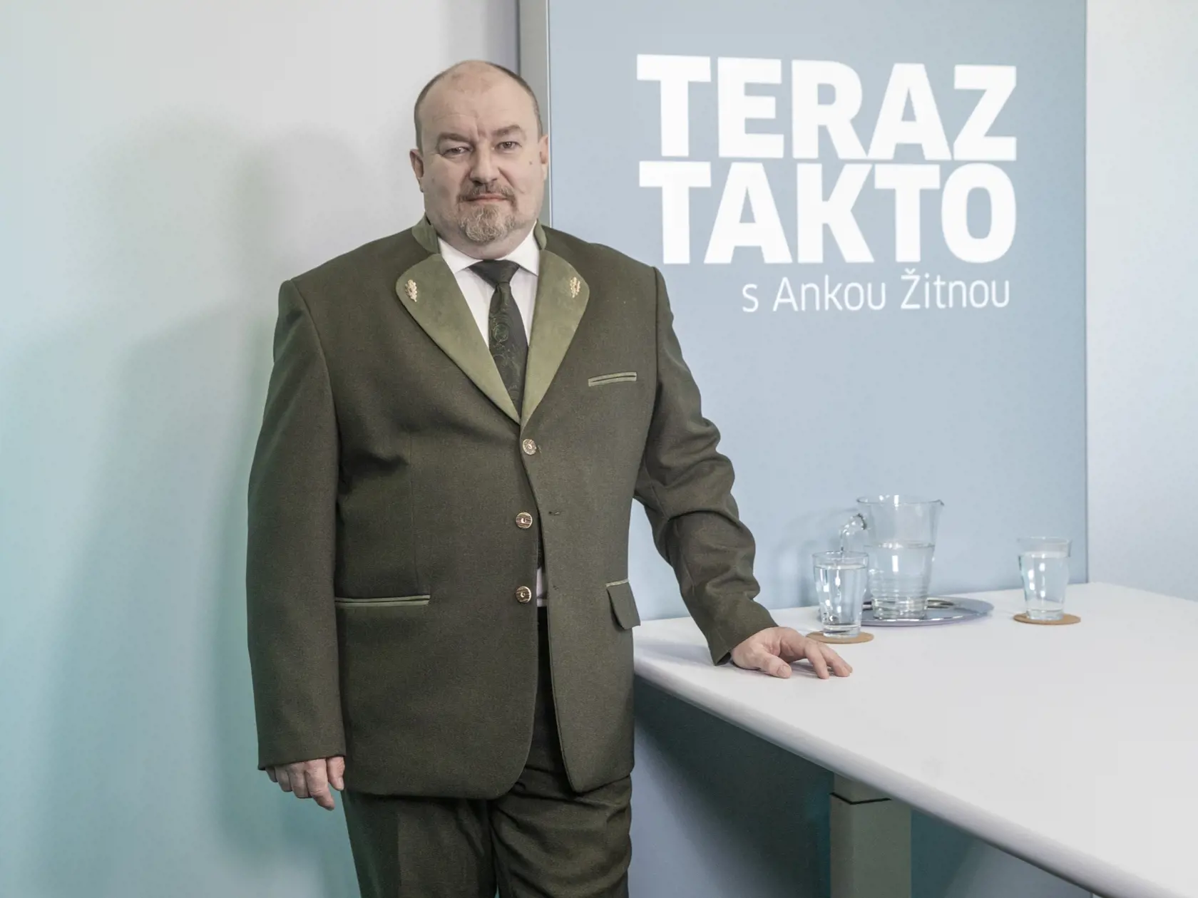 Na snímke je diskusná relácia “Teraz Takto” ktorej hosťom bol poslanec z kandidátky SNS Rudolf Huliak.