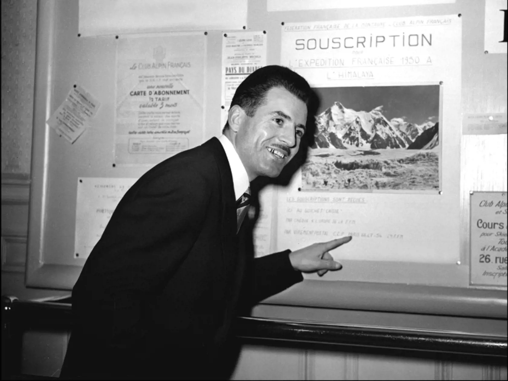 Maurice Herzog: Pred odchodom na himalájsku expedíciu v roku 1950, keď mal ešte všetky prsty.