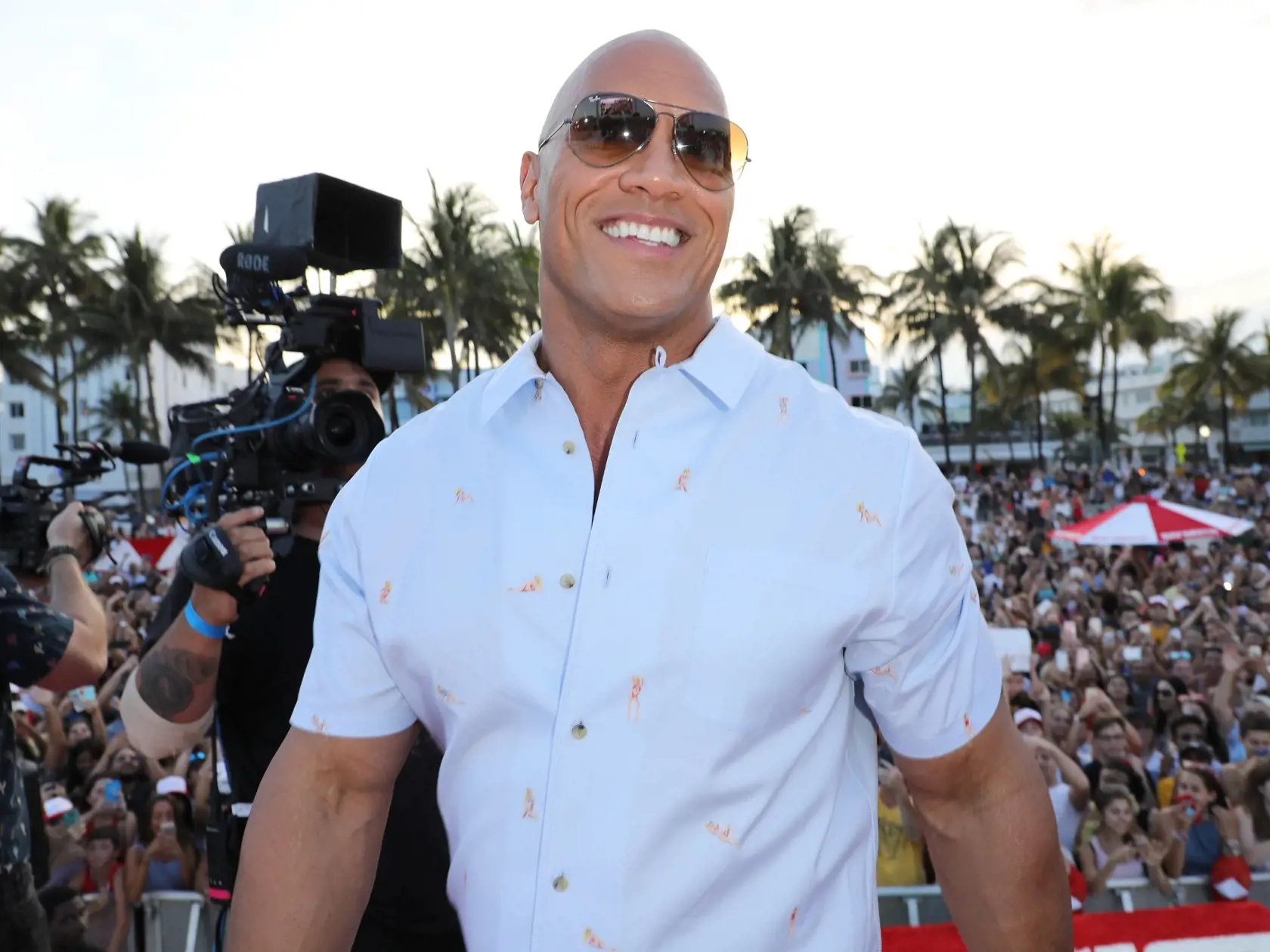 Dwayne "The Rock" Johnson nemá prezývku Skala len tak pre nič za nič.