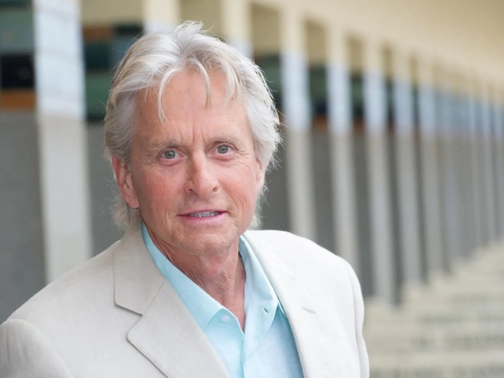 Michael Douglas vyjadril svoju nespokojnosť s lekármi dosť nevyberane. Rakovinu mu totiž diagnostikovali dosť neskoro.