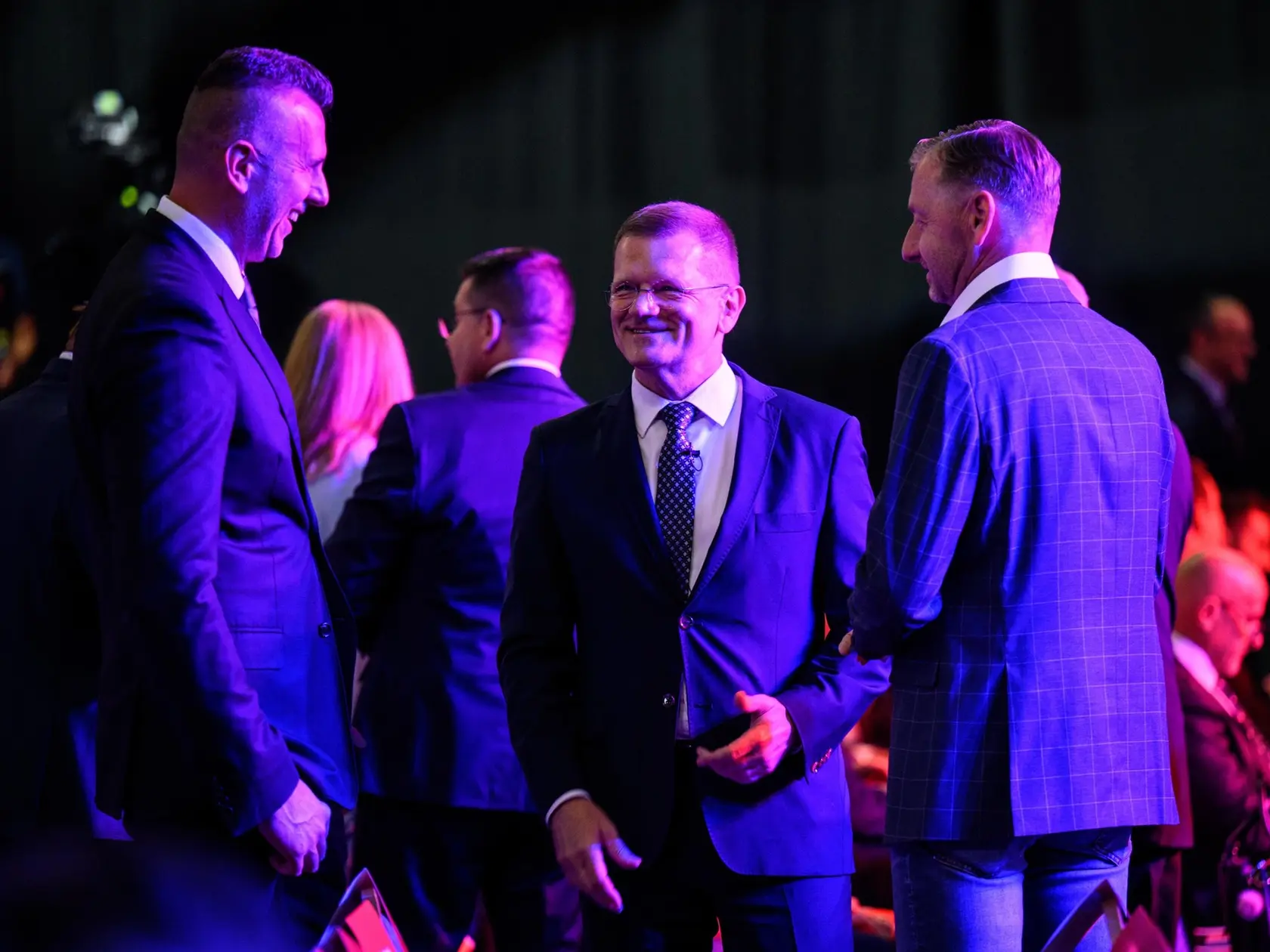 Snem Hlasu: Konal sa v sobotu 21. júna 2025 v Poprade, témou boli aj personálne zmeny, nie však voľba predsedu strany. Jej šéfom ostáva Matúš Šutaj Eštok. Na snímke uprostred vicepremiér Peter Kmec.