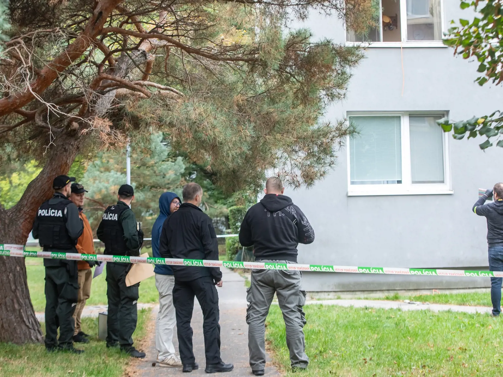 Strelba na Albrechtovej ulici v Bratislave.