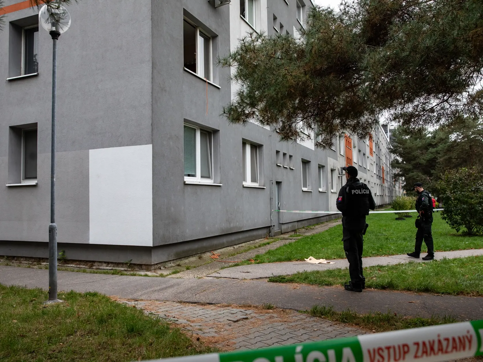 Strelba na Albrechtovej ulici v Bratislave.