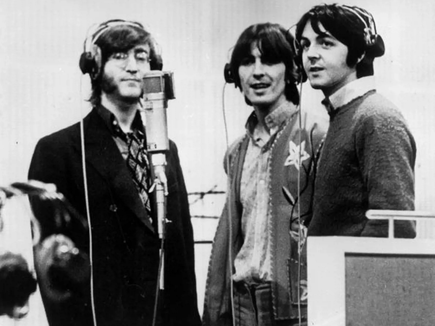 1968: John Lennon (1940 - 1980), George Harrison (1943 - 2001) a Paul McCartney