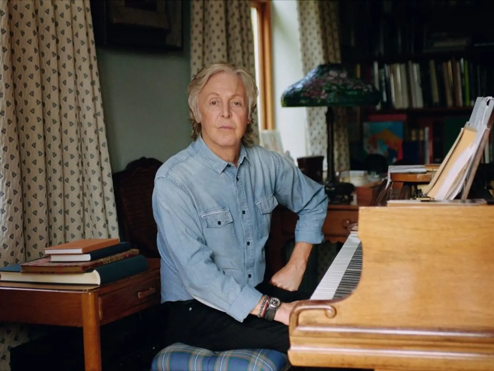 Paul McCartney spolu s manželkou vôbec nekonzumujú mäso a podporujú nadácie na ochranu zvierat.