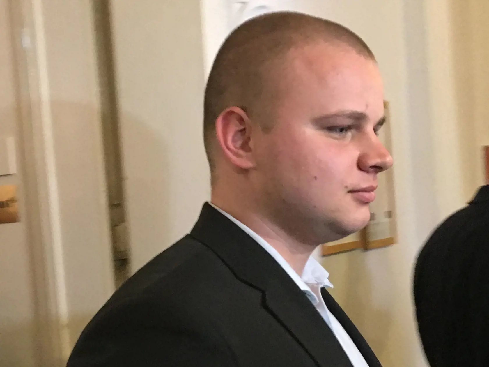 Milan Mazurek prišiel na súd s pokojnou tvárou, no odchádzal rozhorčený. 