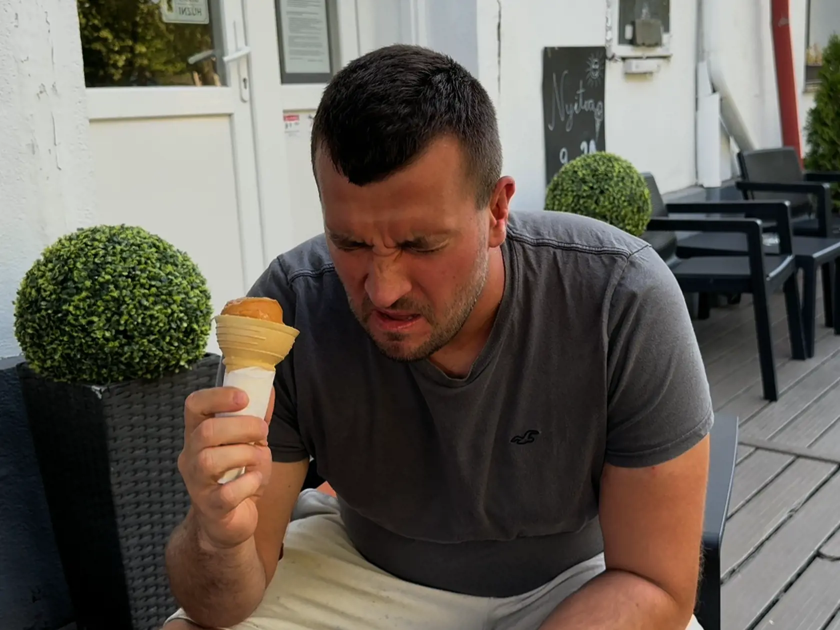 Pri niektorých zmrzlinách nás skrútilo. Perkelt a lečo nám veľmi nechutili, aj keď ich chuť bola totožná s danými jedlami.
