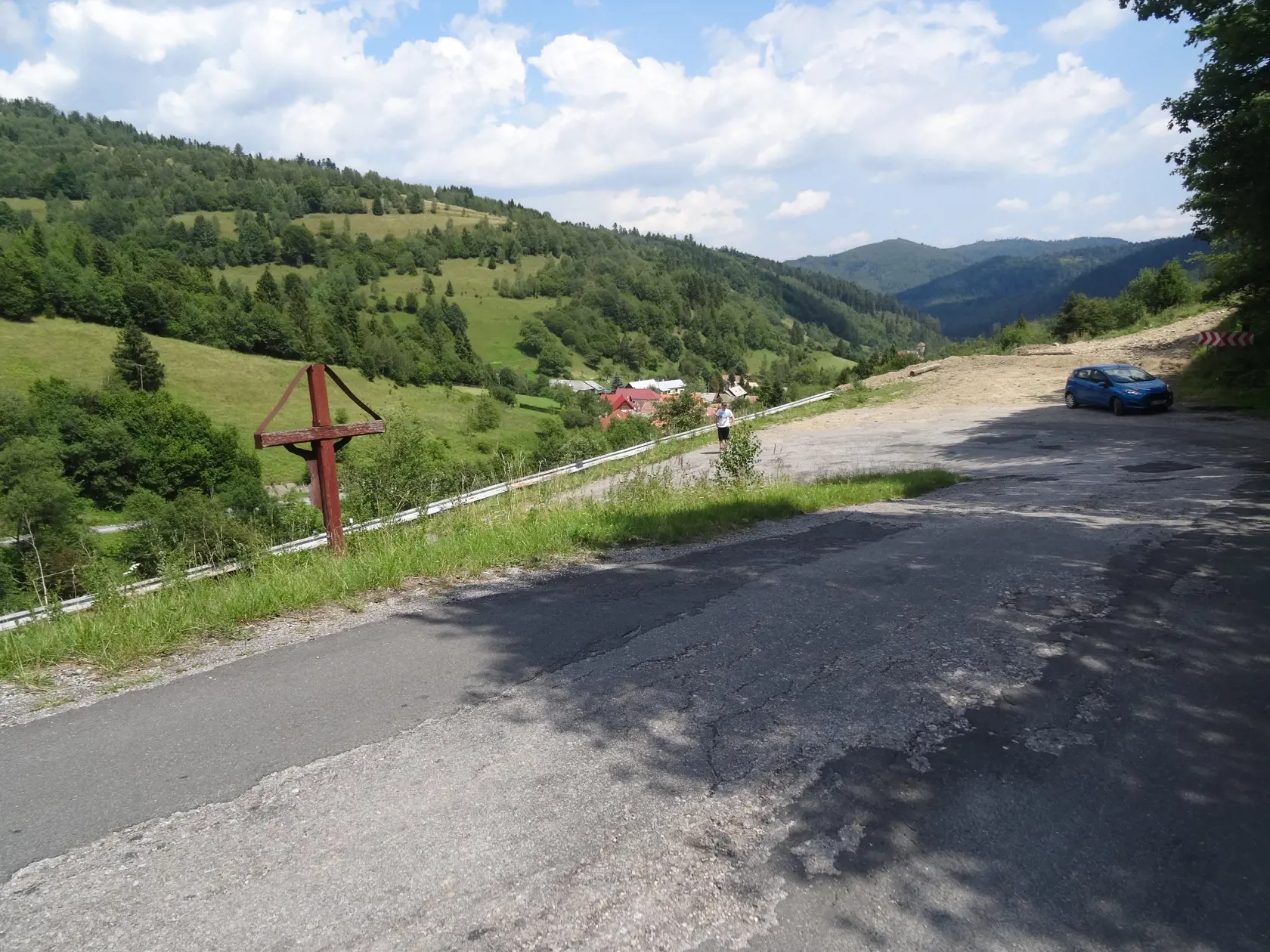 Znalci tvrdili, že vodič mal stúpať do ostrej zákruty so zaradenou jednotkou, nie dvojkou, vtedy by sa motor nebol zastavil.