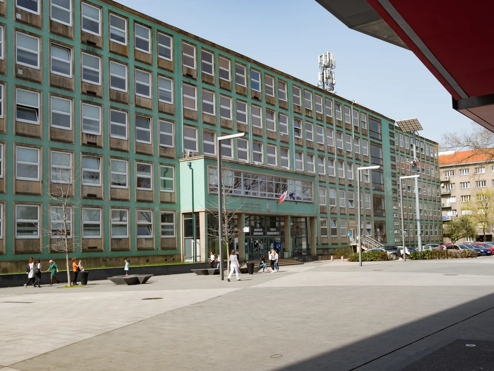 Budova fakulty managmentu Univerzity Komenského v Bratislave.