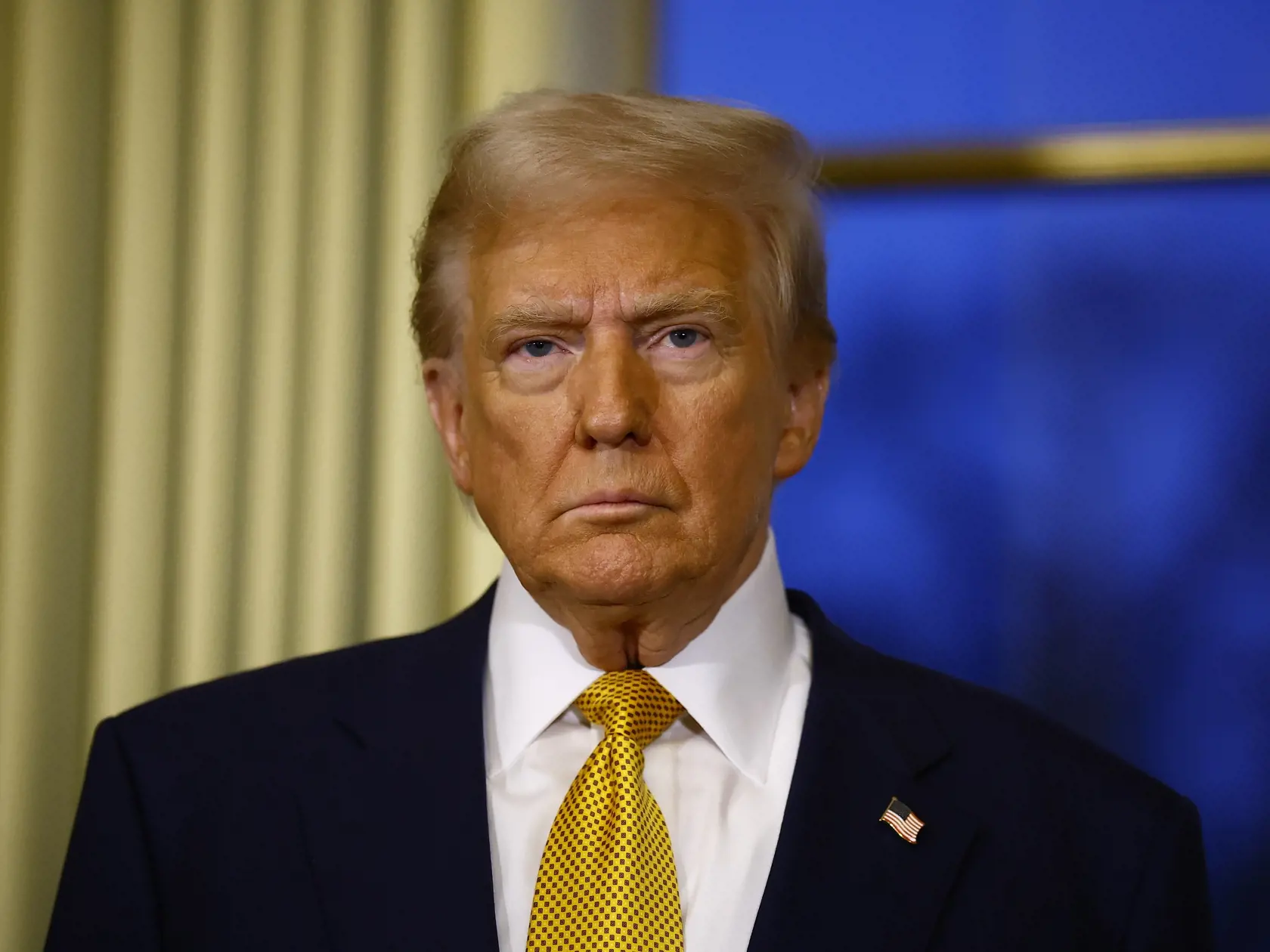 WA 6 archív Paríž - Na archívnej snímke zo 7. decembra 2024 novozvolený americký prezident Donald Trump reaguje počas stretnutia s francúzskym prezidentom Emmanuelom Macronom v Elyzejskom paláci v Paríži. Trump pozval čínskeho prezidenta Si Ťin-pchinga na svoju inauguráciu v januári budúceho roka. S odvolaním sa na viaceré zdroje o tom v stredu 11. decembra 2024 informovala spravodajská televízia CBS News. FOTO TASR/AP 

FILE - President-elect Donald Trump attends a meeting with French President Emmanuel Macron at the Elysee Palace in Paris, Dec. 7, 2024. (Sarah Meyssonnier/Pool via AP, File)