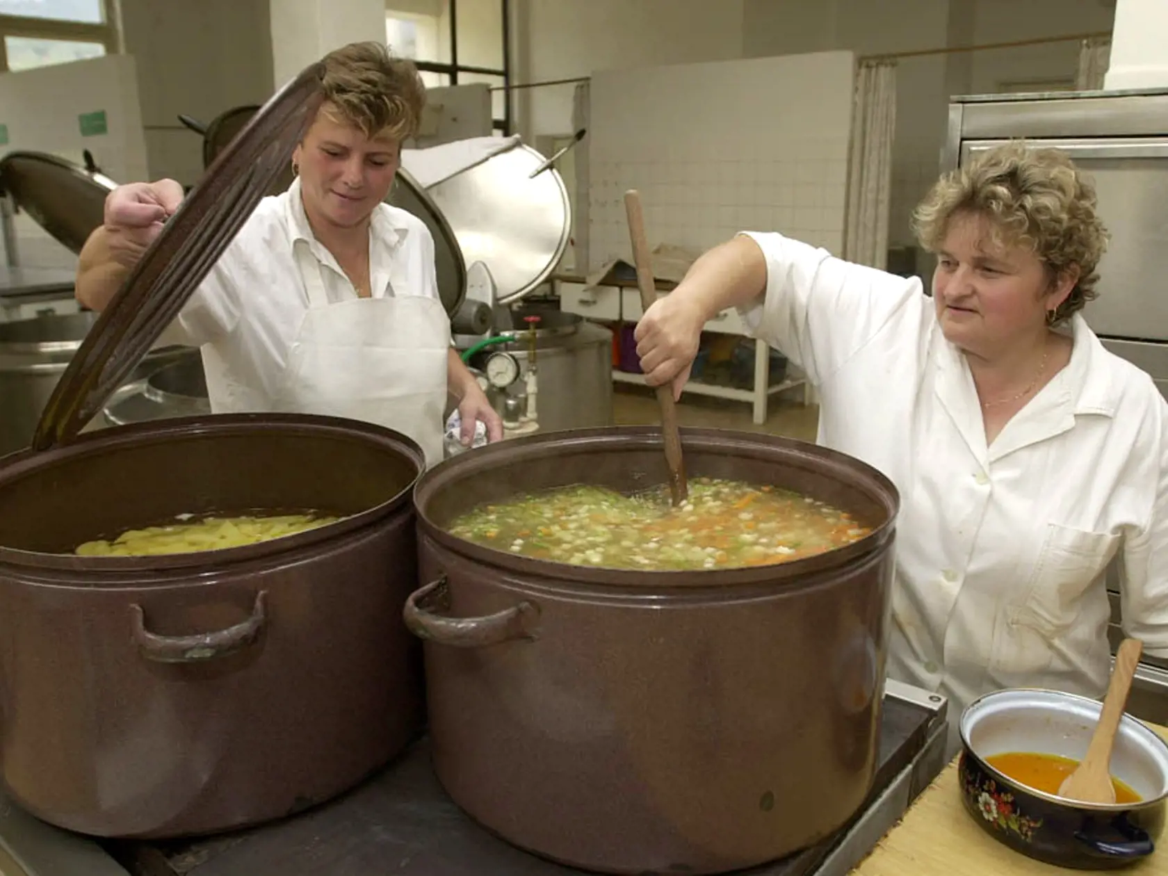 Kuchárka zdvihne za zmenu až 300 kilogramov.