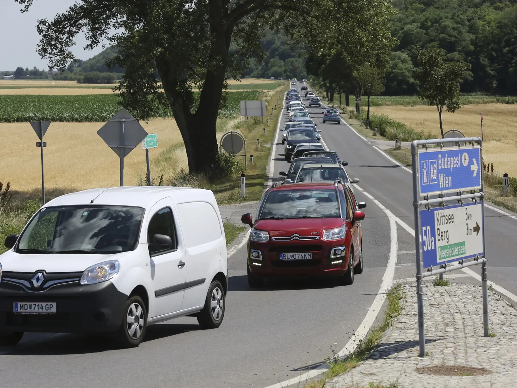 Takto to vyzeralo 5. júla na ceste z Bratislavy do Rakúska.