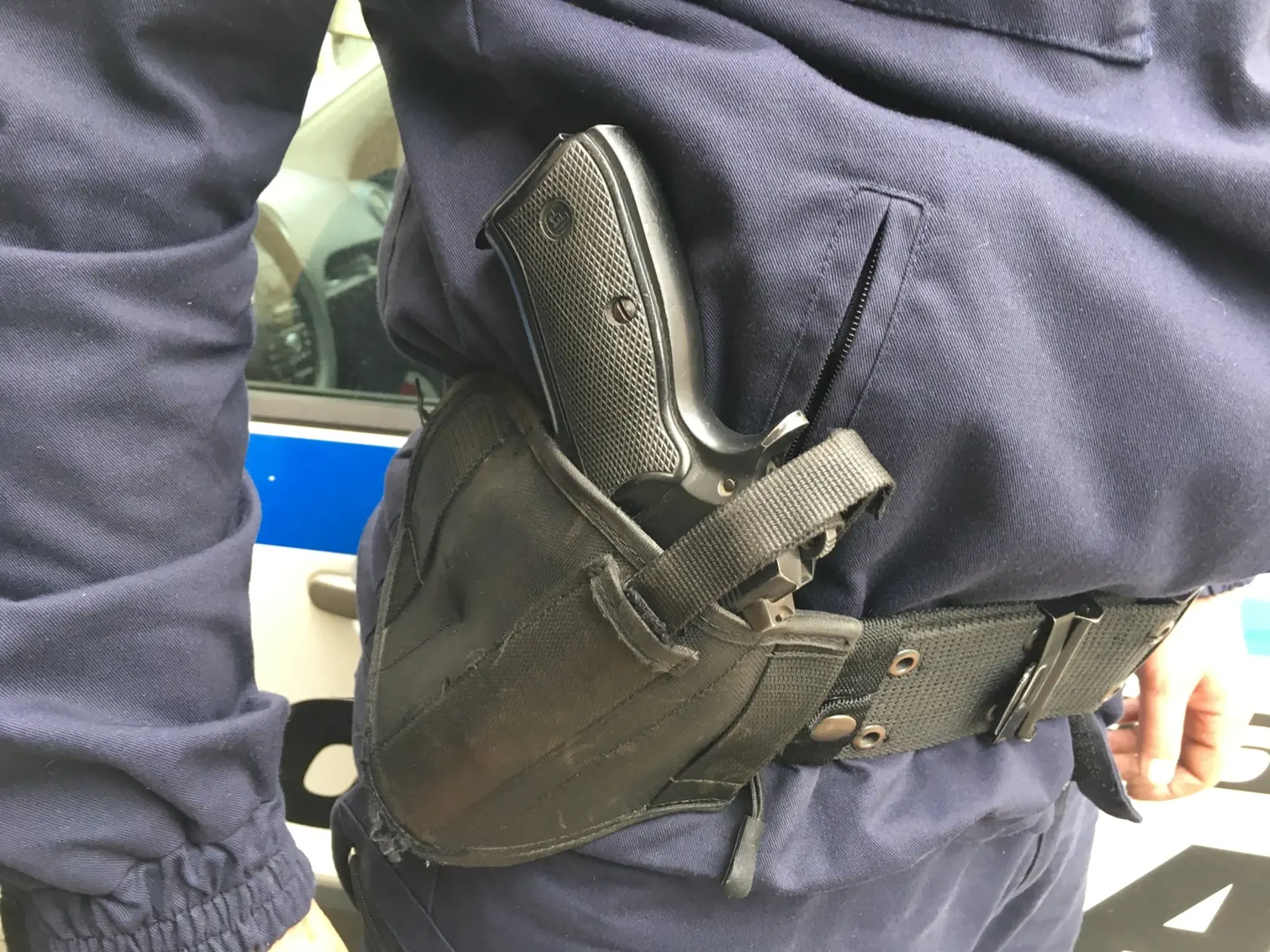 Policajt sa podľa všetkého sám zastrelil.